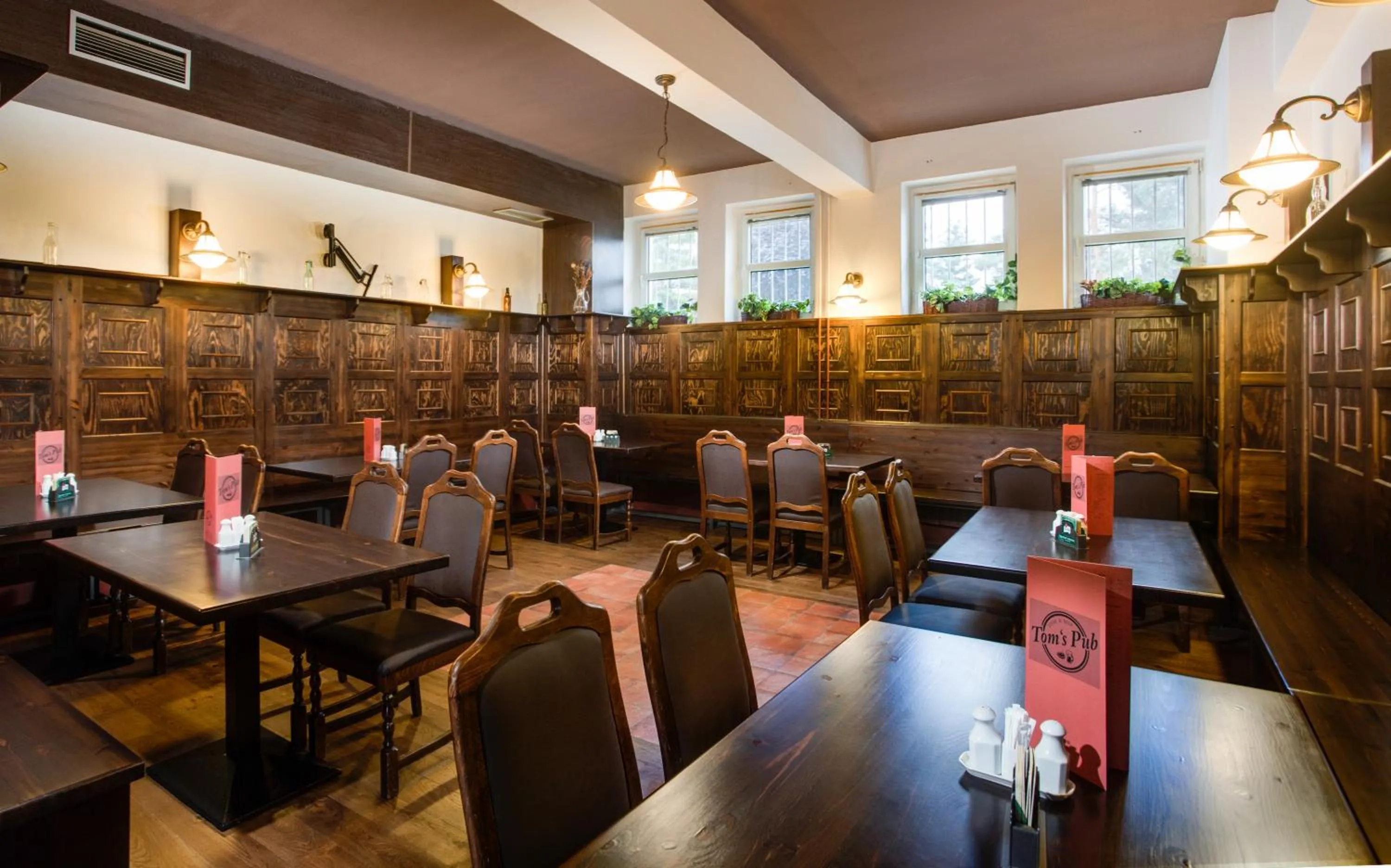 Restaurant/places to eat in Hotel Astra