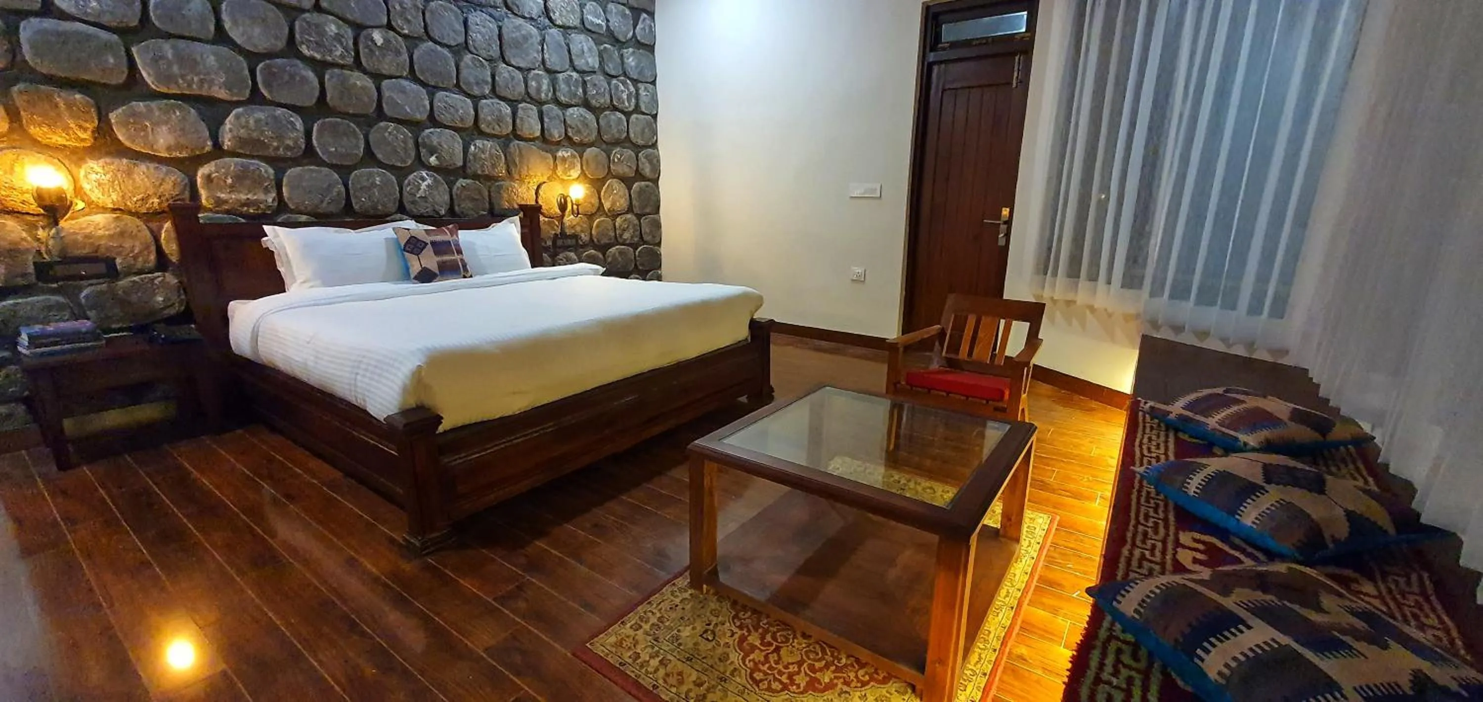 Bed in Casa Himalaya, Auli