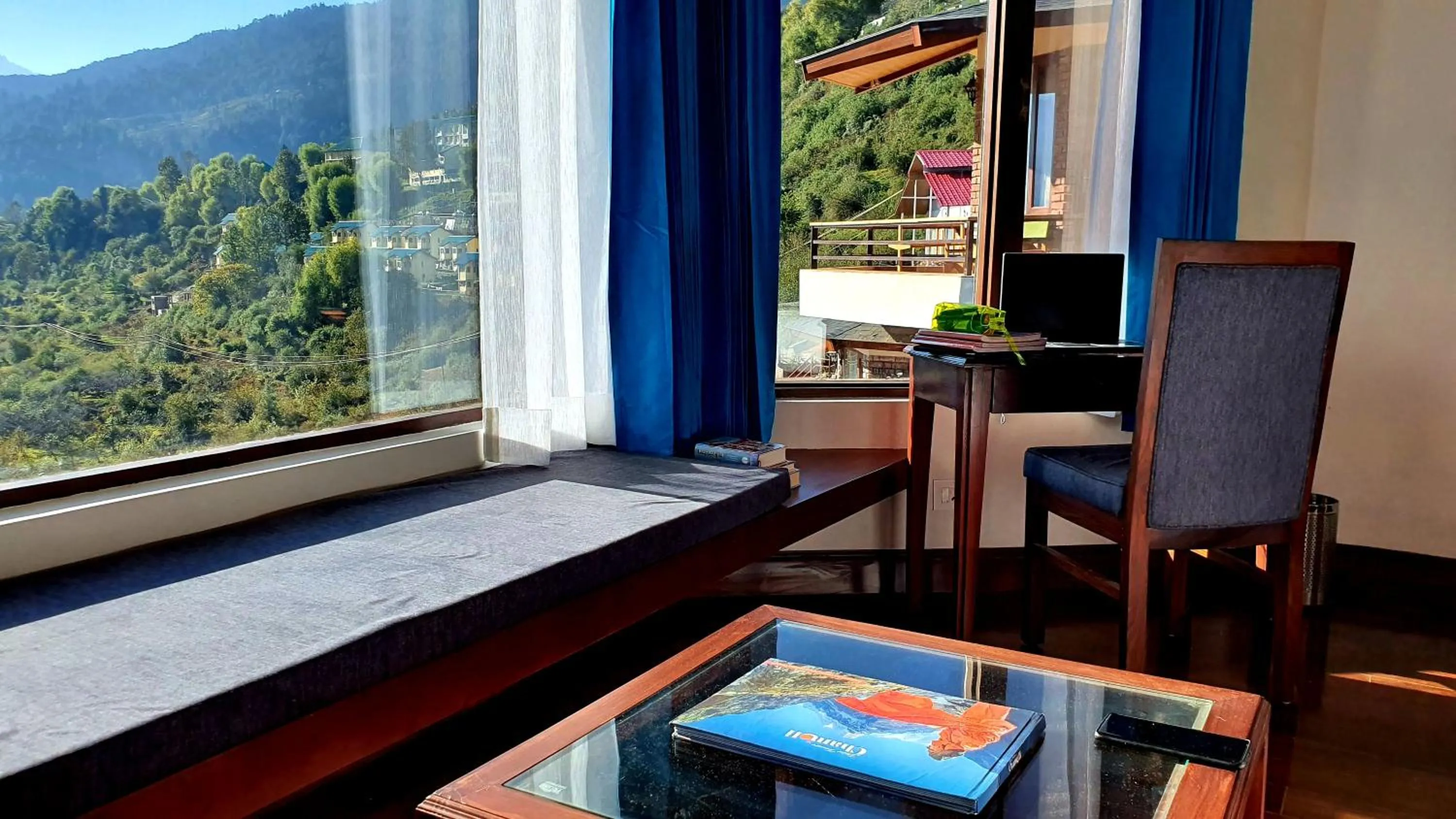 Seating area in Casa Himalaya, Auli