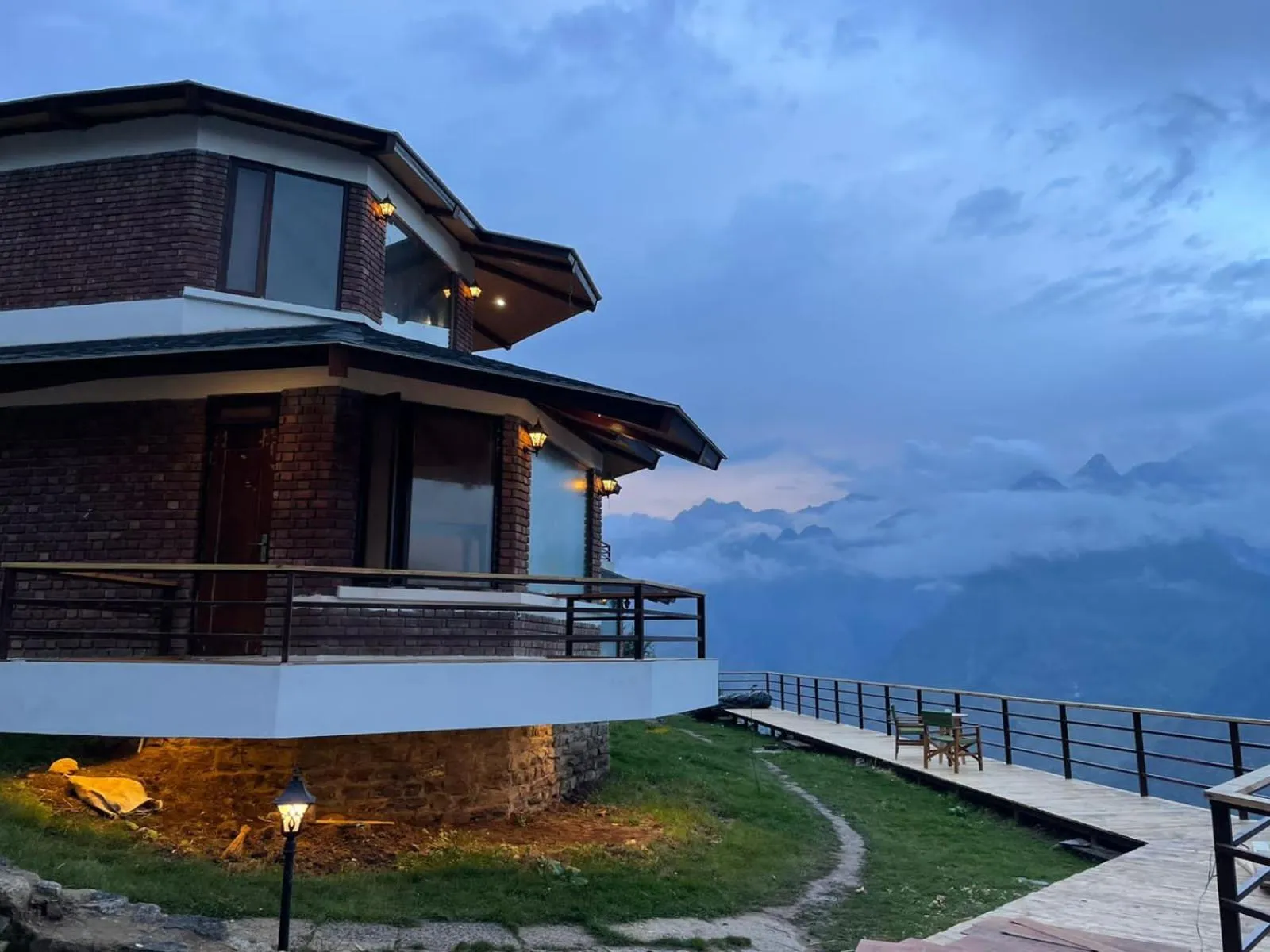 Property building in Casa Himalaya, Auli