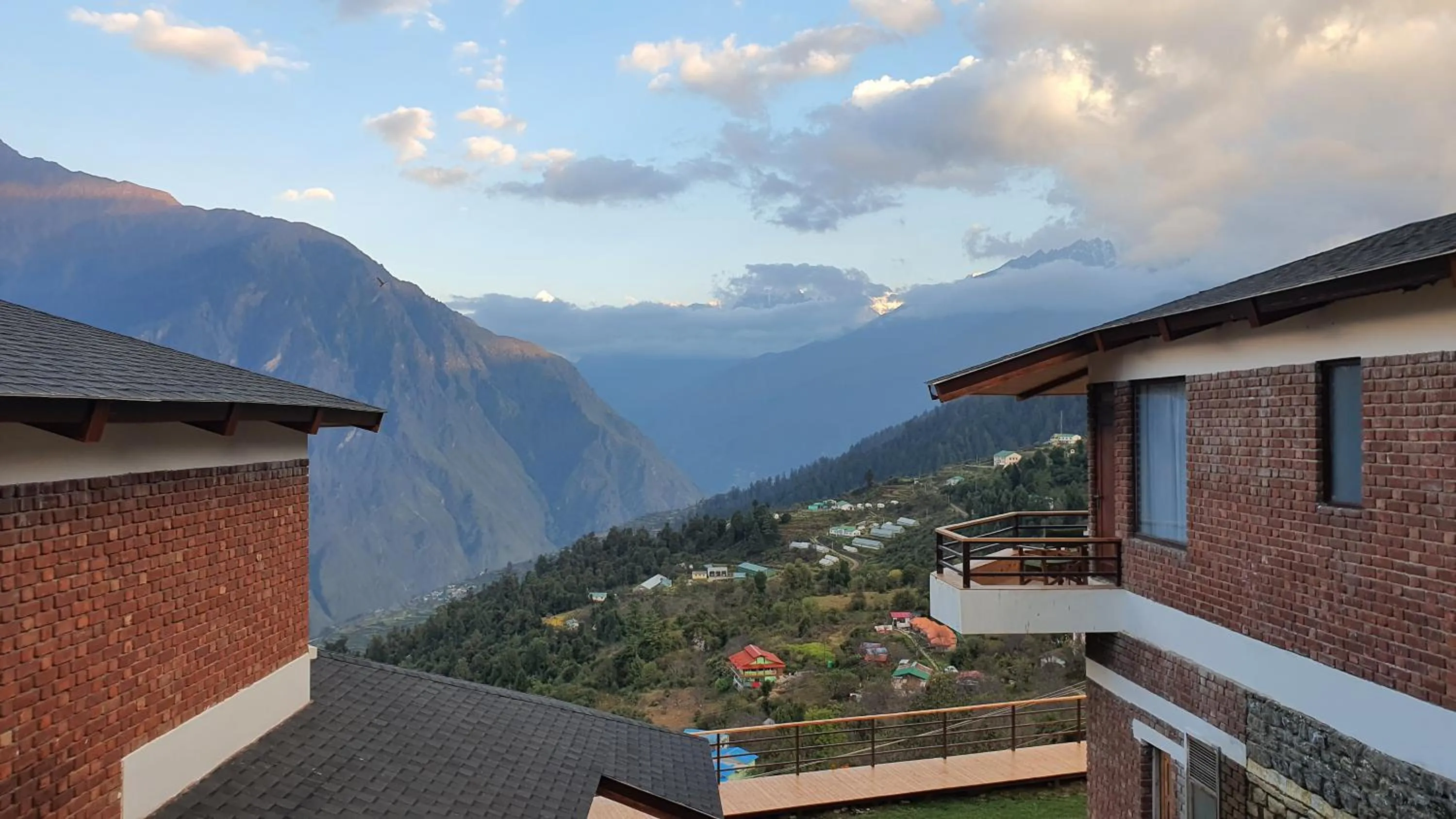 Property building in Casa Himalaya, Auli