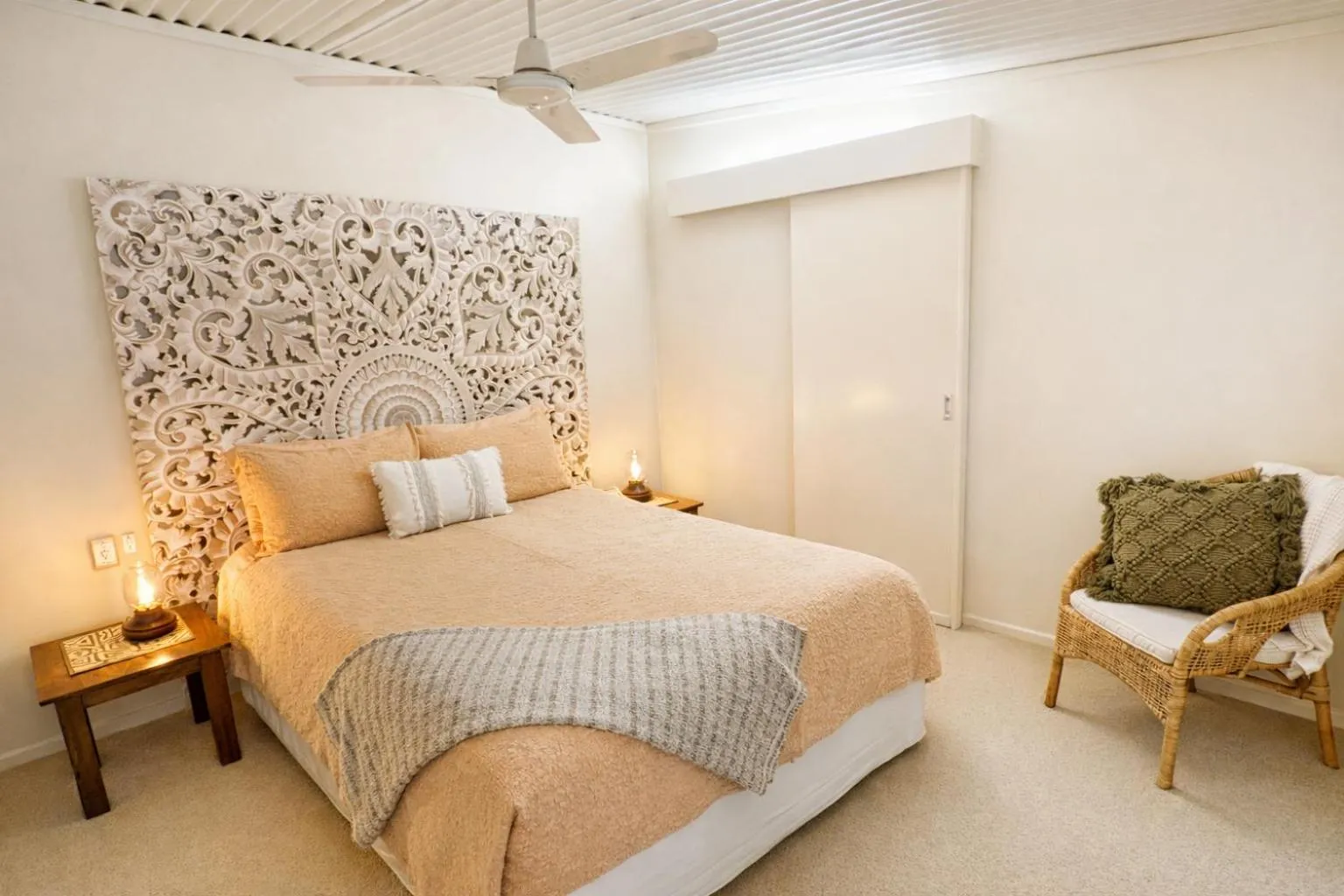 Bed in Taman Sari Sunshine Coast Romantic Pet-Friendly Hinterland Retreat