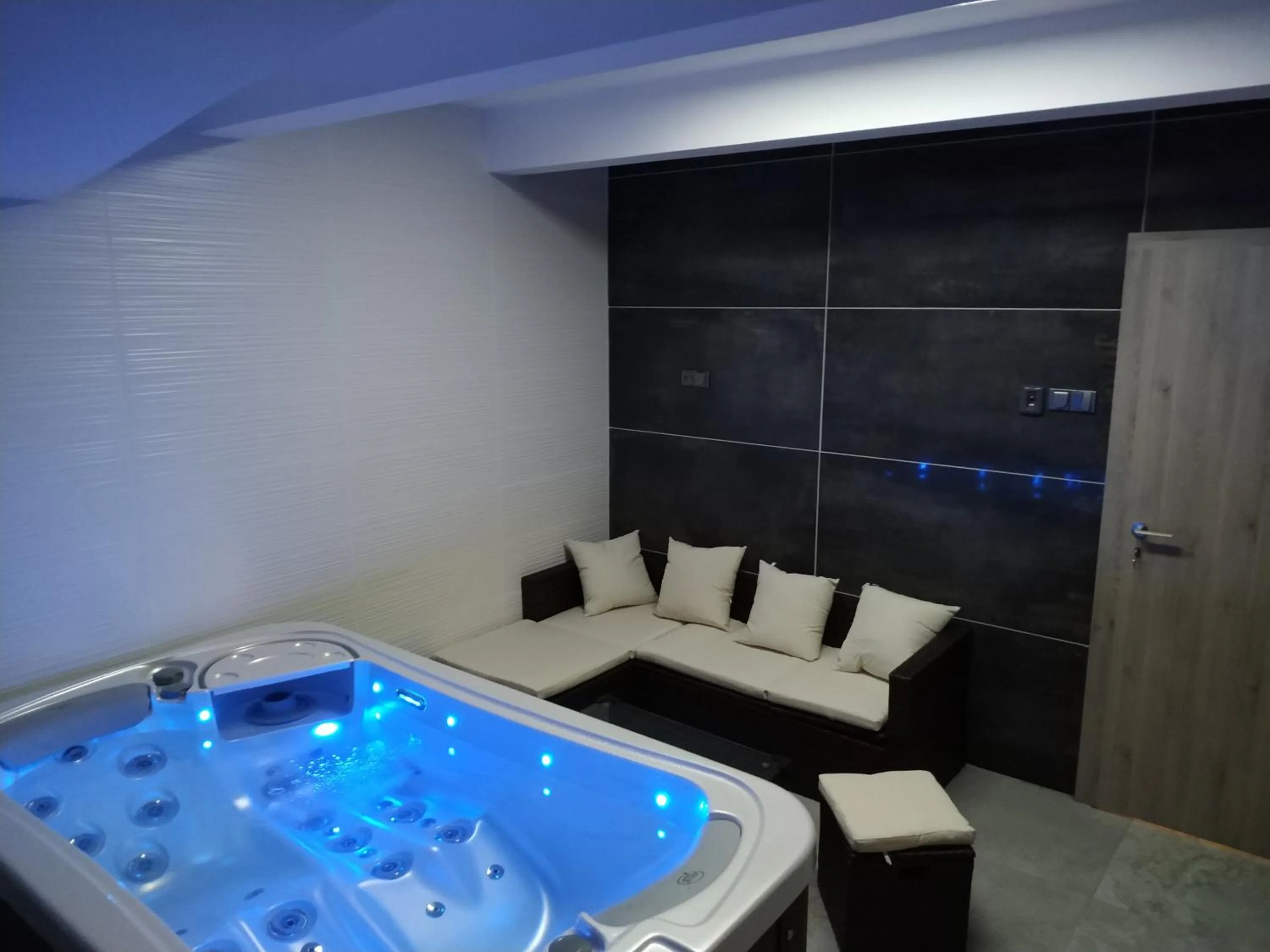 Hot Tub in Wellness Hotel Anna Nejdek