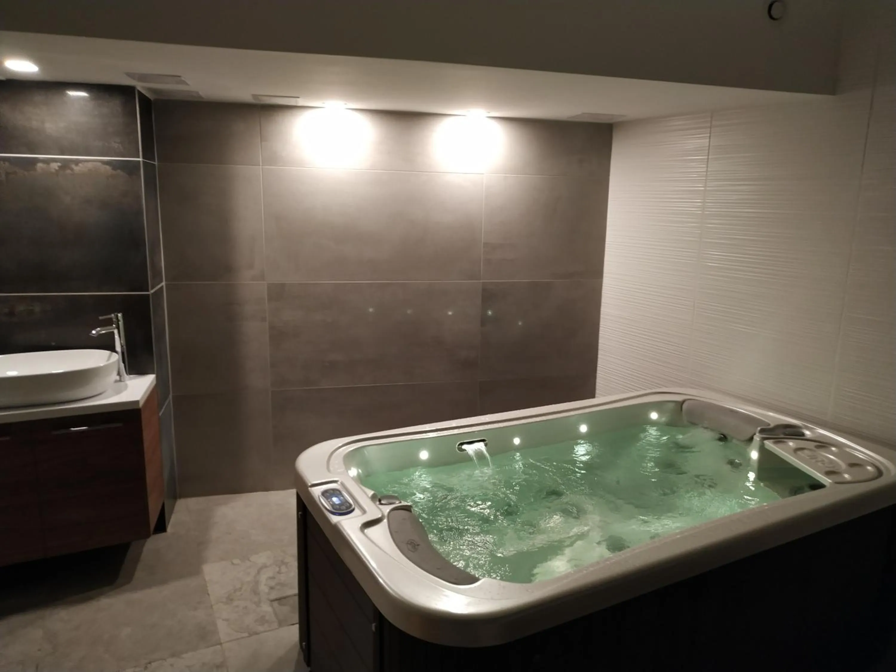 Hot Tub in Wellness Hotel Anna Nejdek