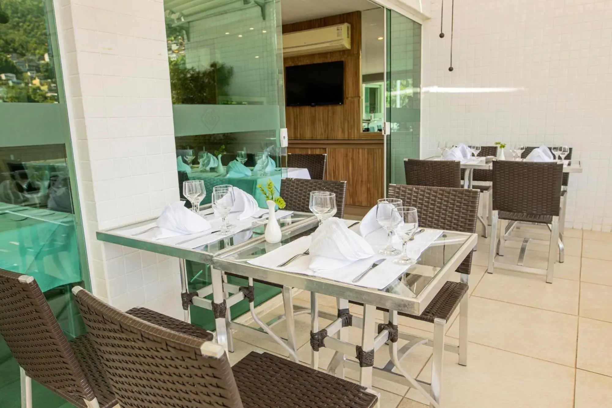 Restaurant/places to eat in Angra Beach Hotel Restaurant/places to eat in Angra Beach Hotel