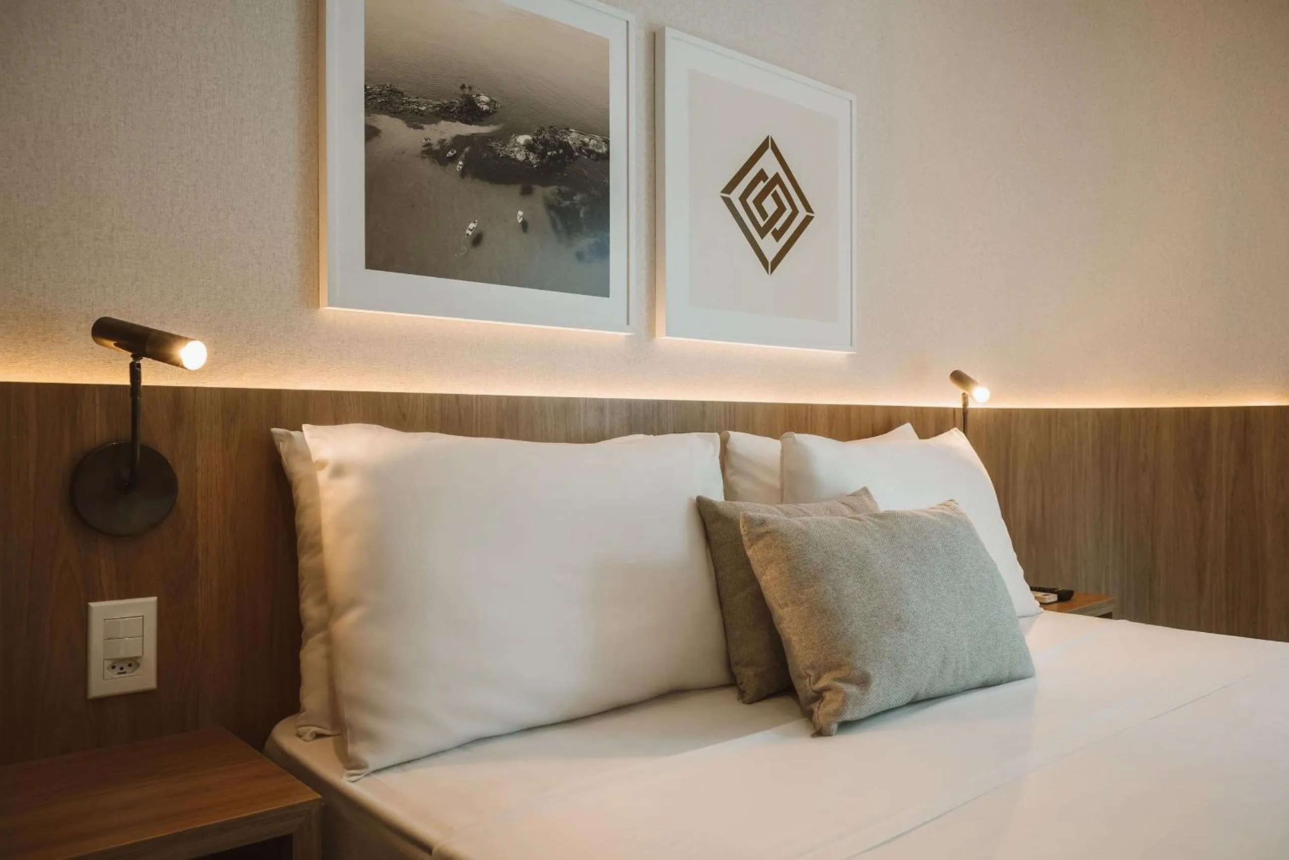 Bed in Angra Beach Hotel