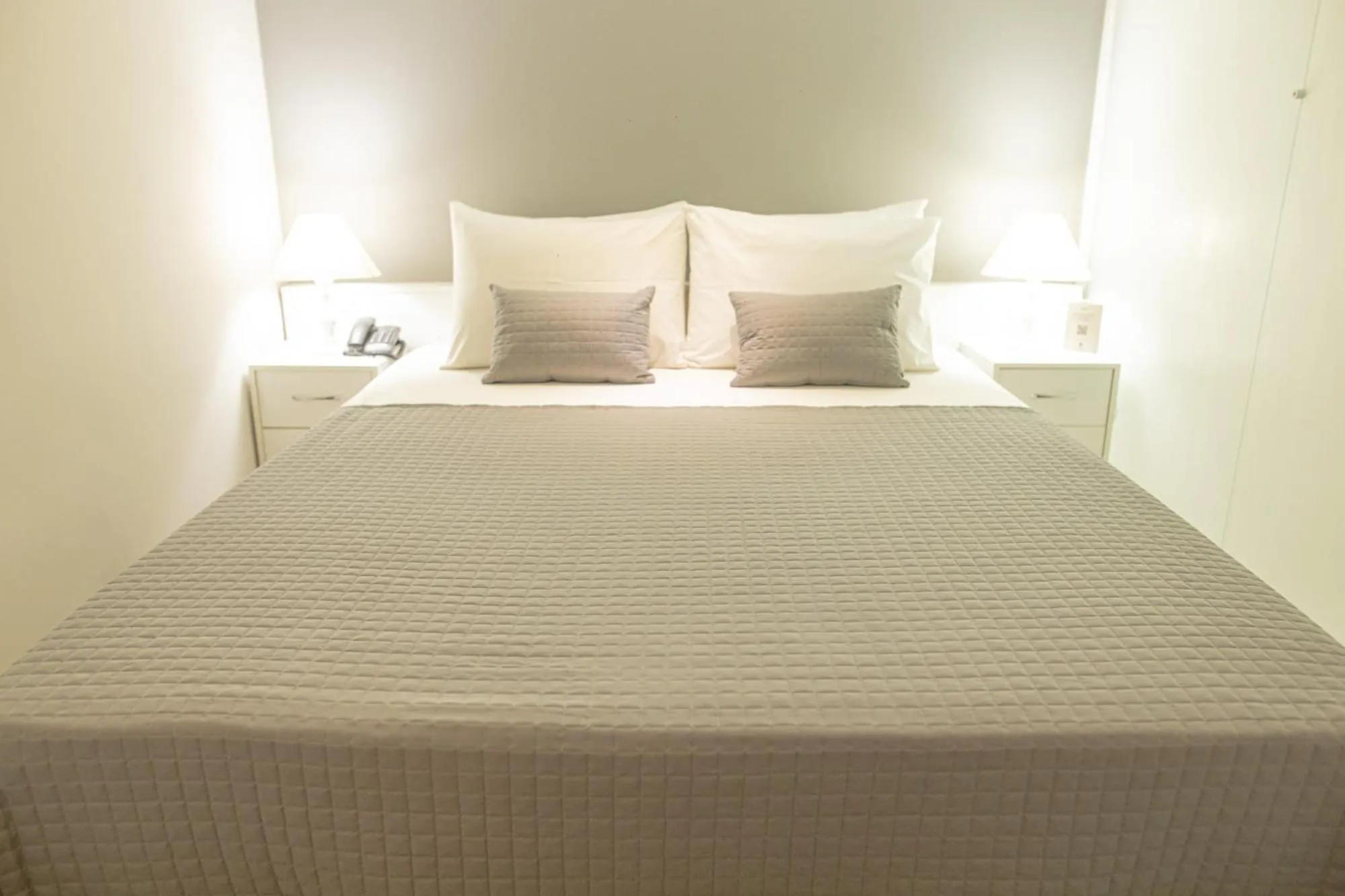 Bedroom, Bed in Angra Beach Hotel