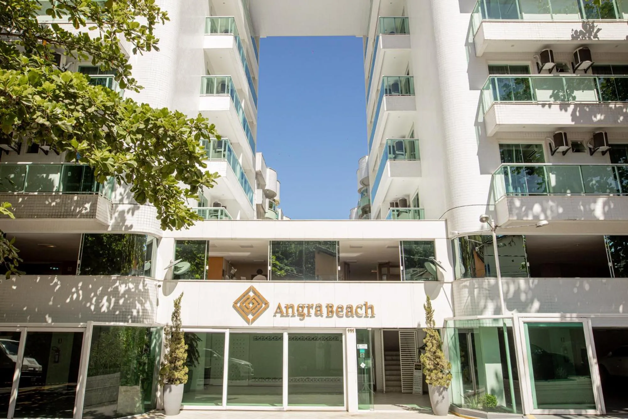Facade/entrance in Angra Beach Hotel