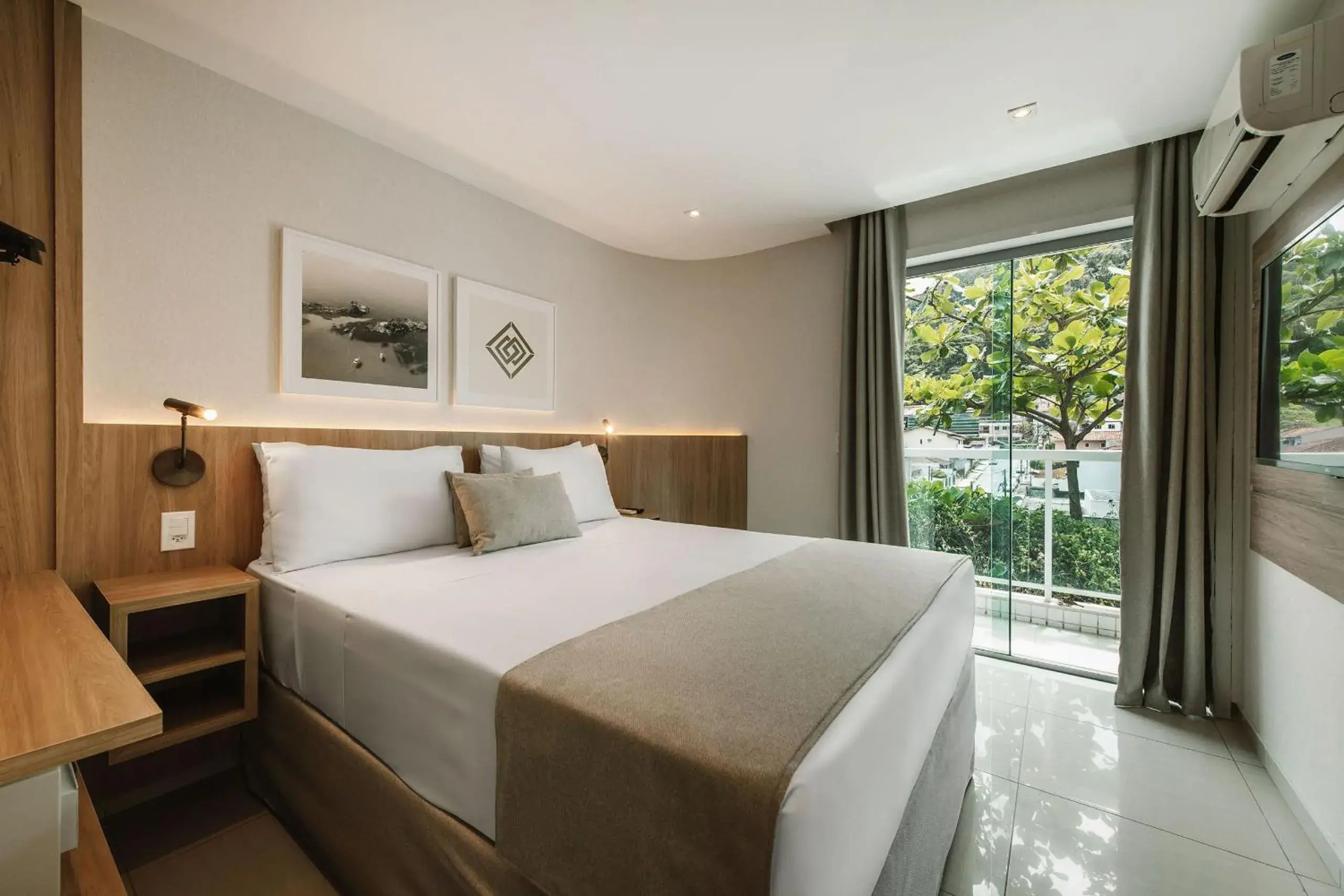 Bed in Angra Beach Hotel Bed in Angra Beach Hotel