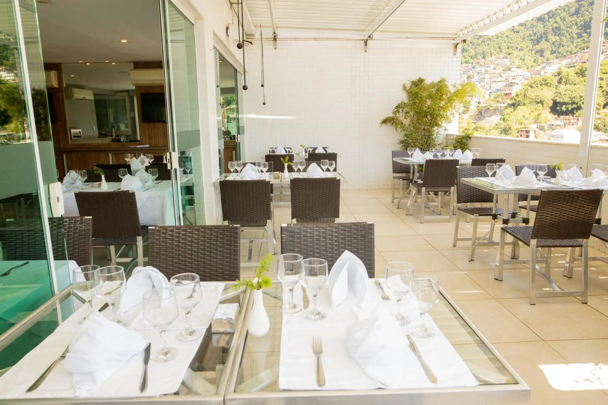 Restaurant/places to eat in Angra Beach Hotel