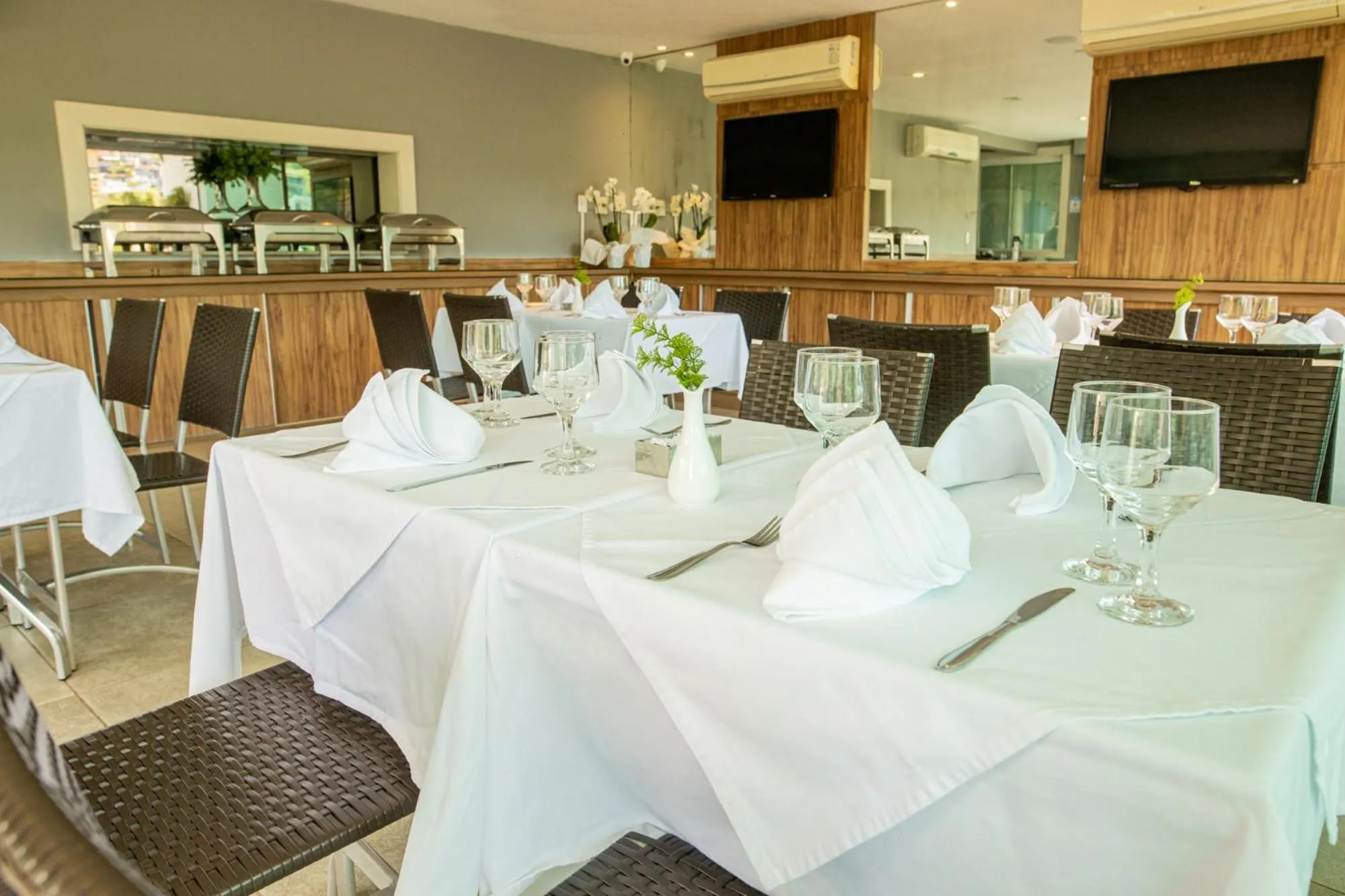 Restaurant/places to eat in Angra Beach Hotel