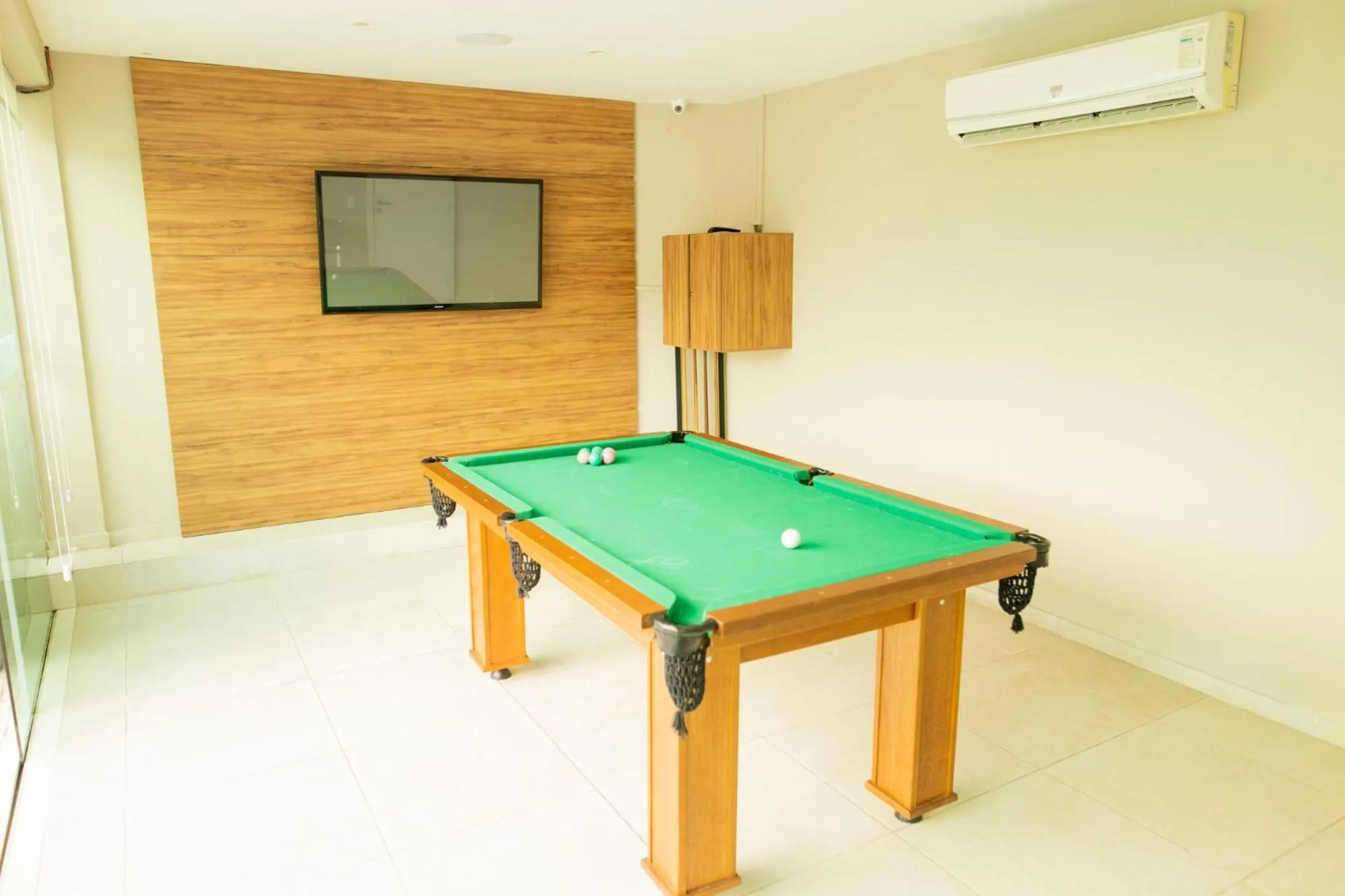 Game Room in Angra Beach Hotel