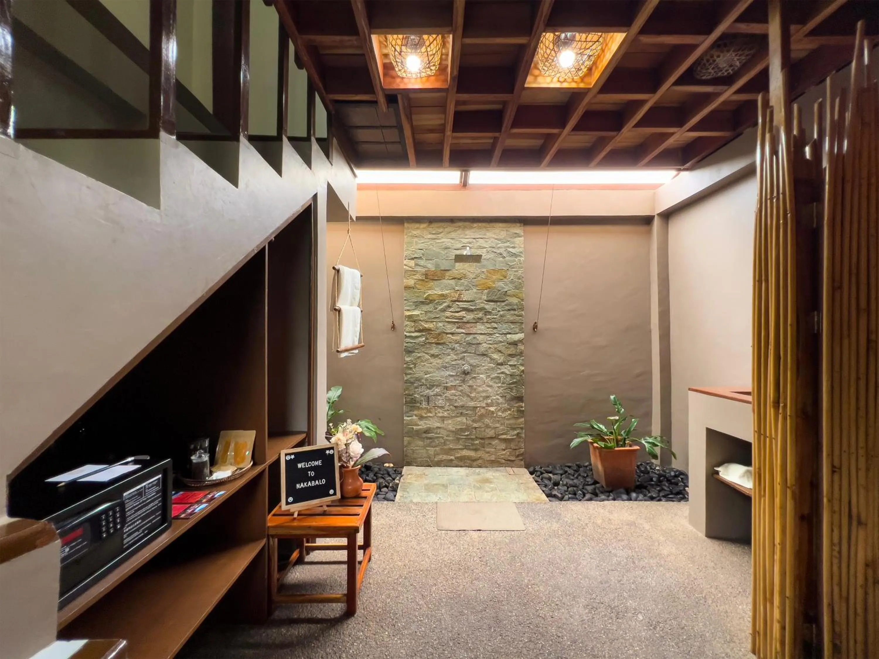 Bathroom in Nakabalo Guesthouse & Restaurant