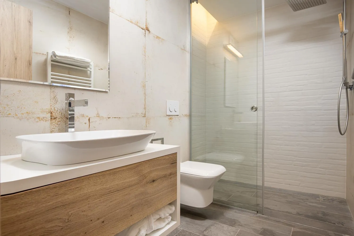 Bathroom in The Alley by Kanopian