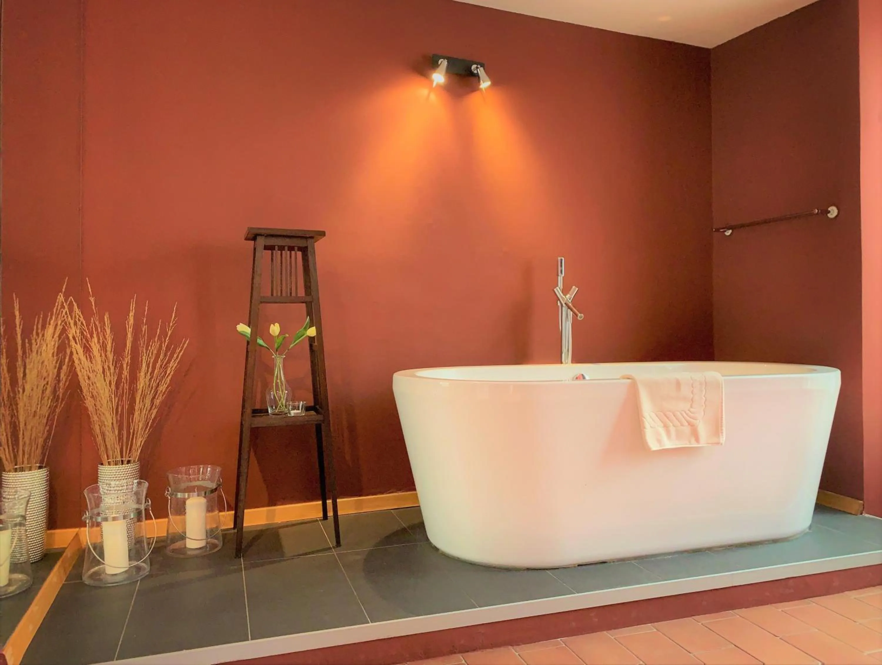 Hot Tub in Small Luxury Palace Residence