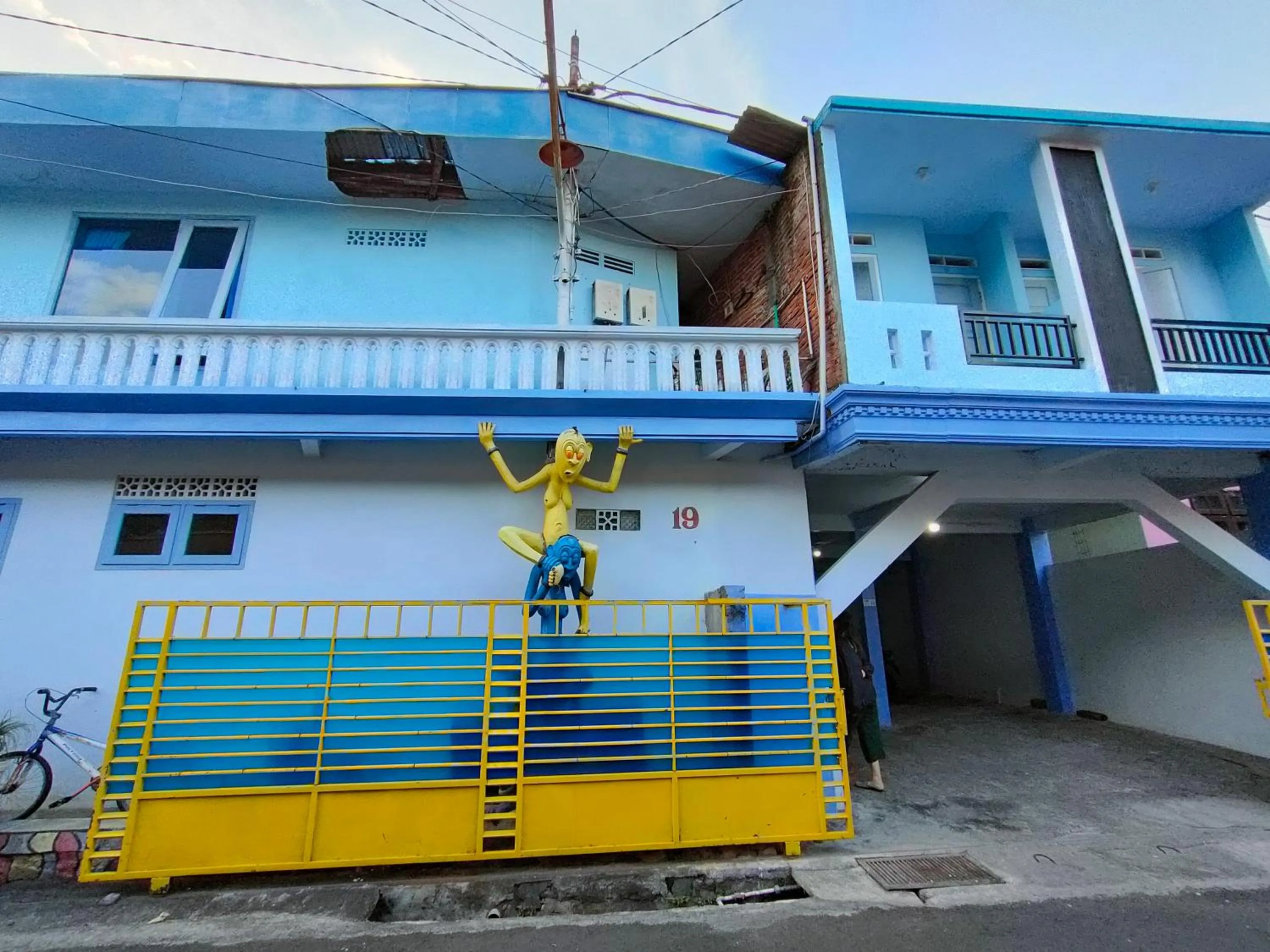 Property building in Blue Nineteen RedPartner