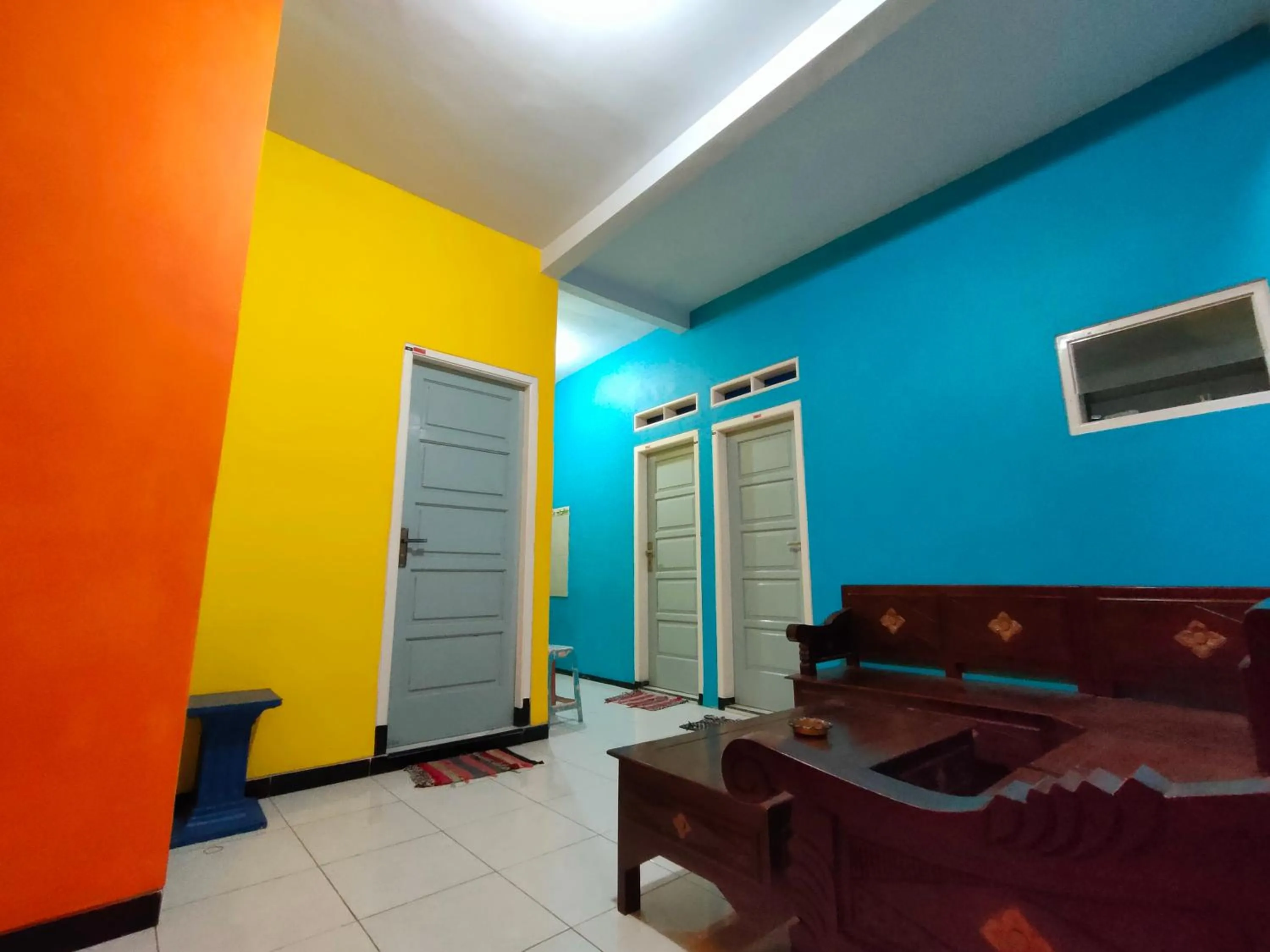 Seating area in Blue Nineteen RedPartner