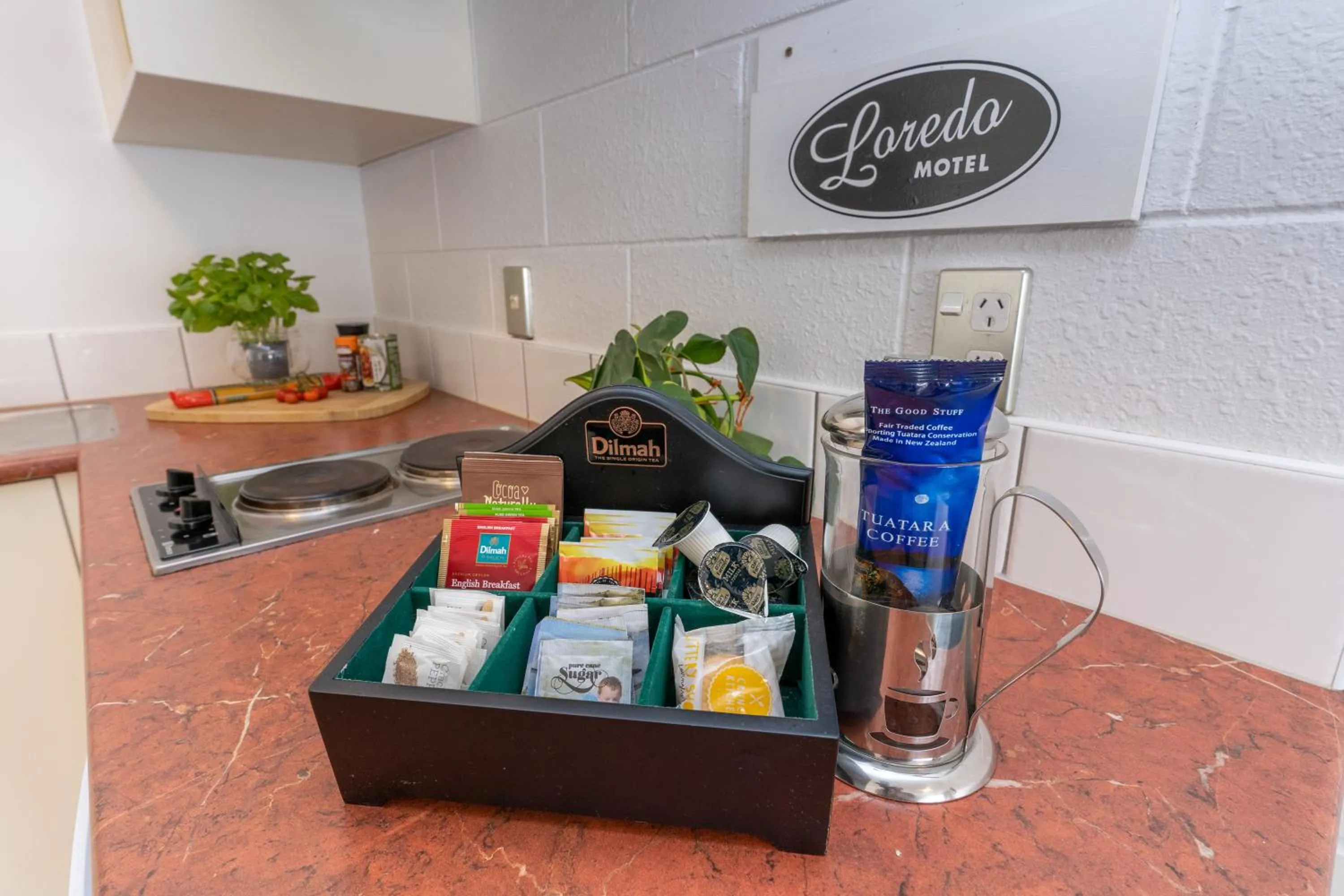 Coffee/tea facilities in Loredo Motel