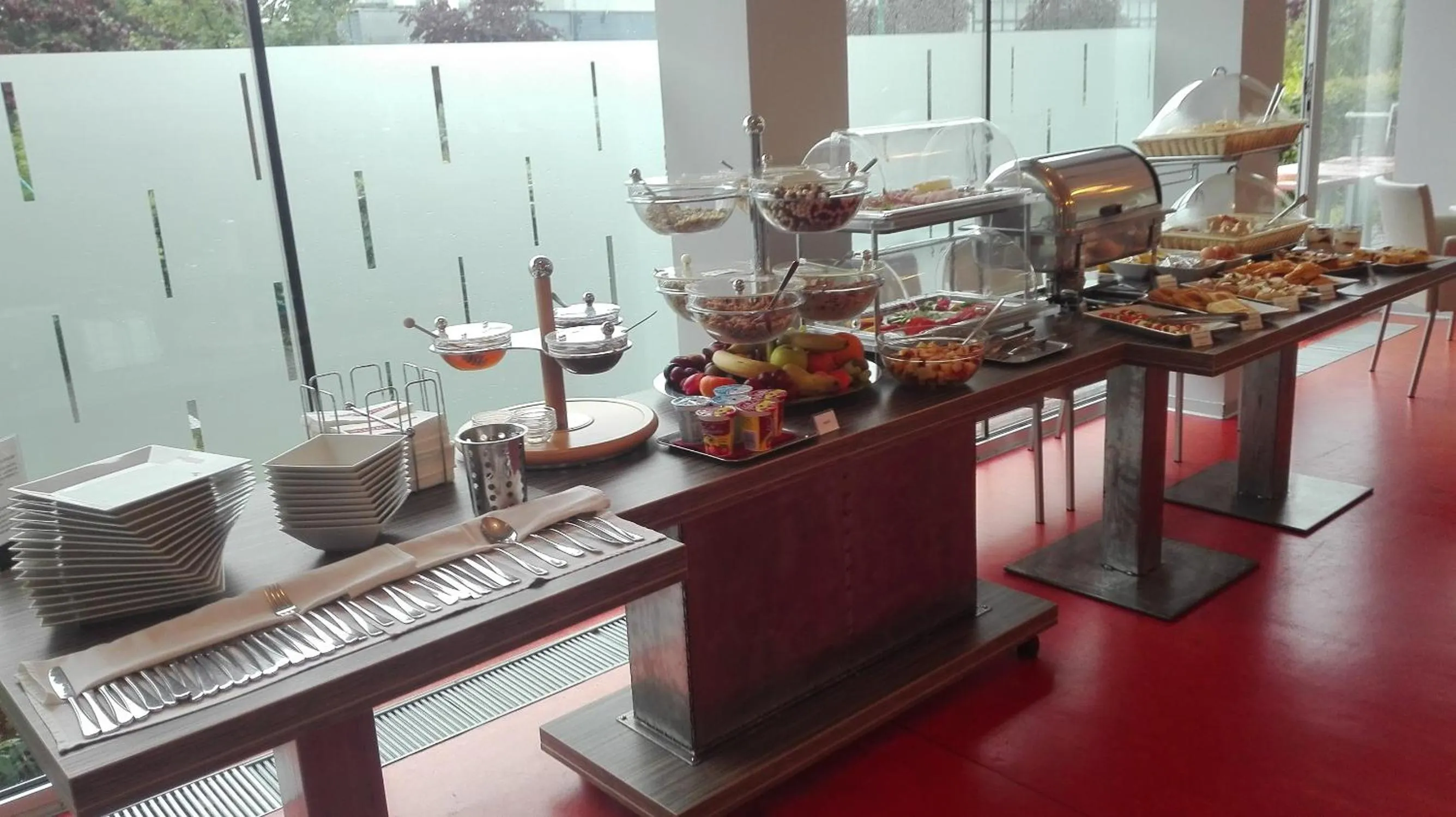 Buffet breakfast in Hotel Olympia