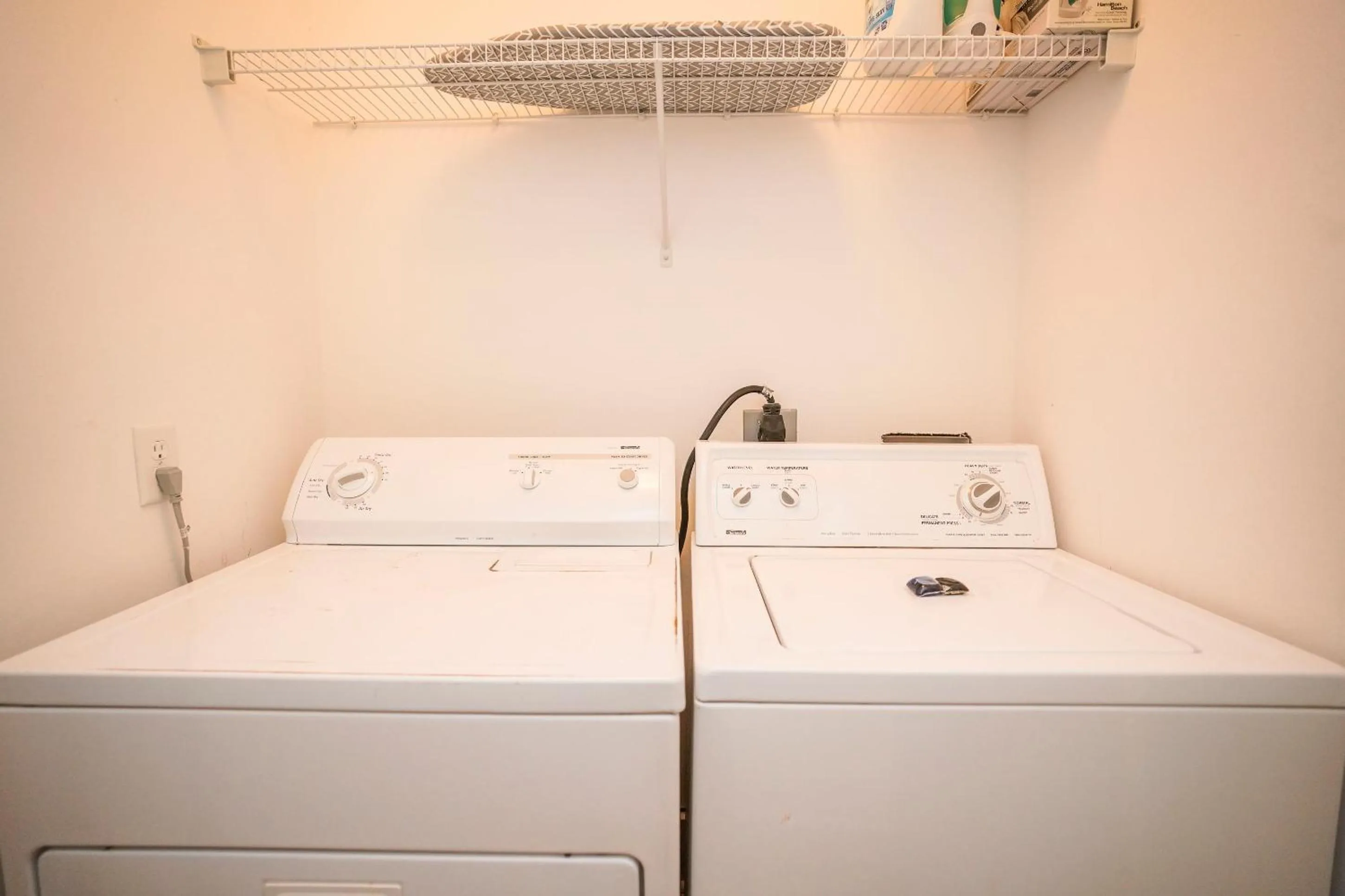 laundry in 30A Beach House - Sunny Daze by Panhandle Getaways