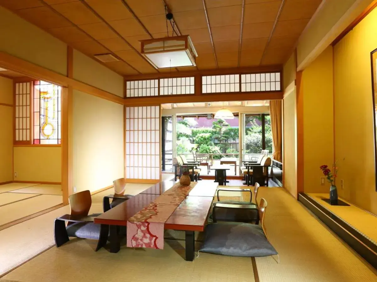 Family Room with Private Bathroom in Kamiyamada Hotel Family Room with Private Bathroom in Kamiyamada Hotel