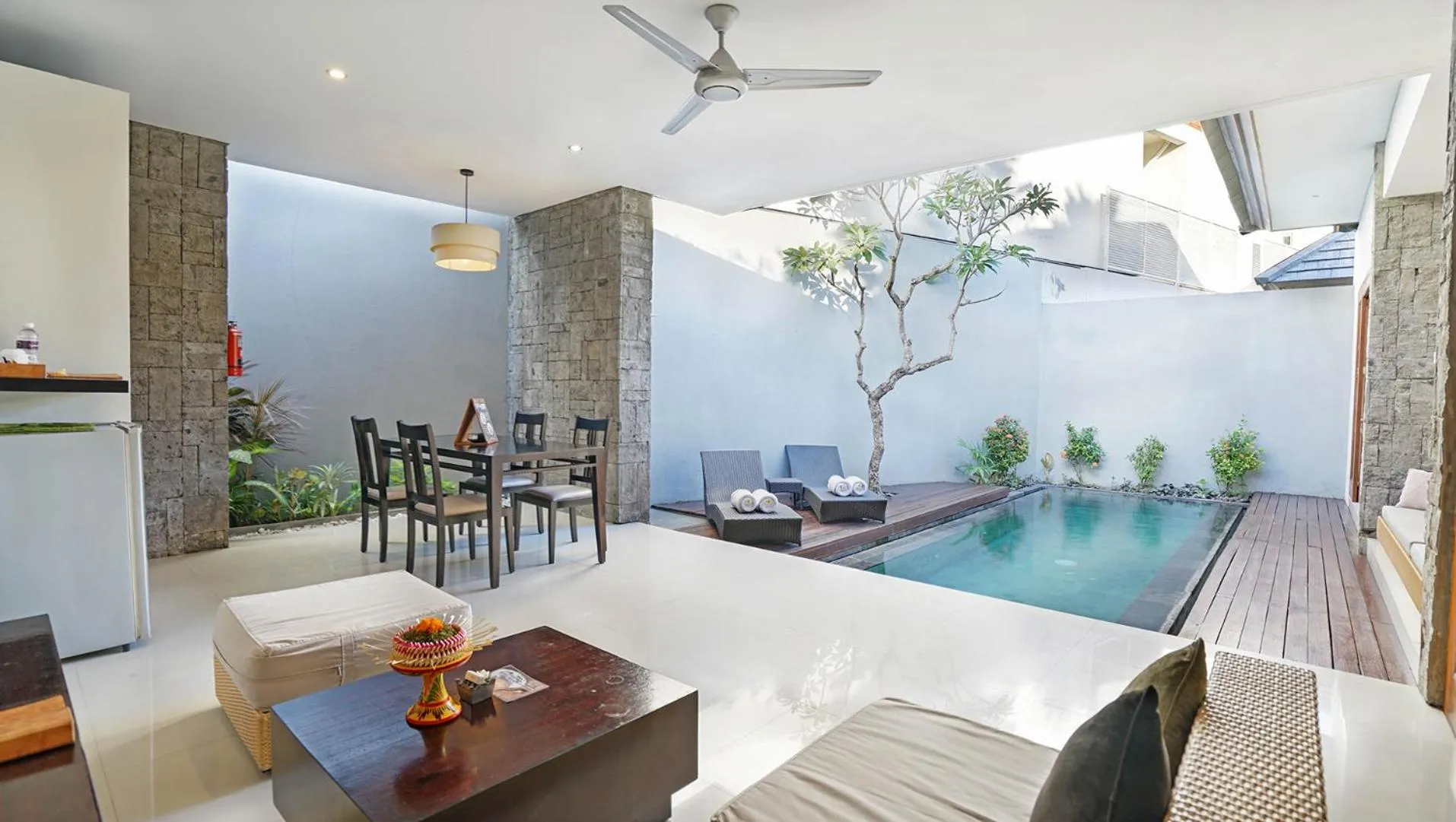 Swimming pool in Samaja Villas Seminyak