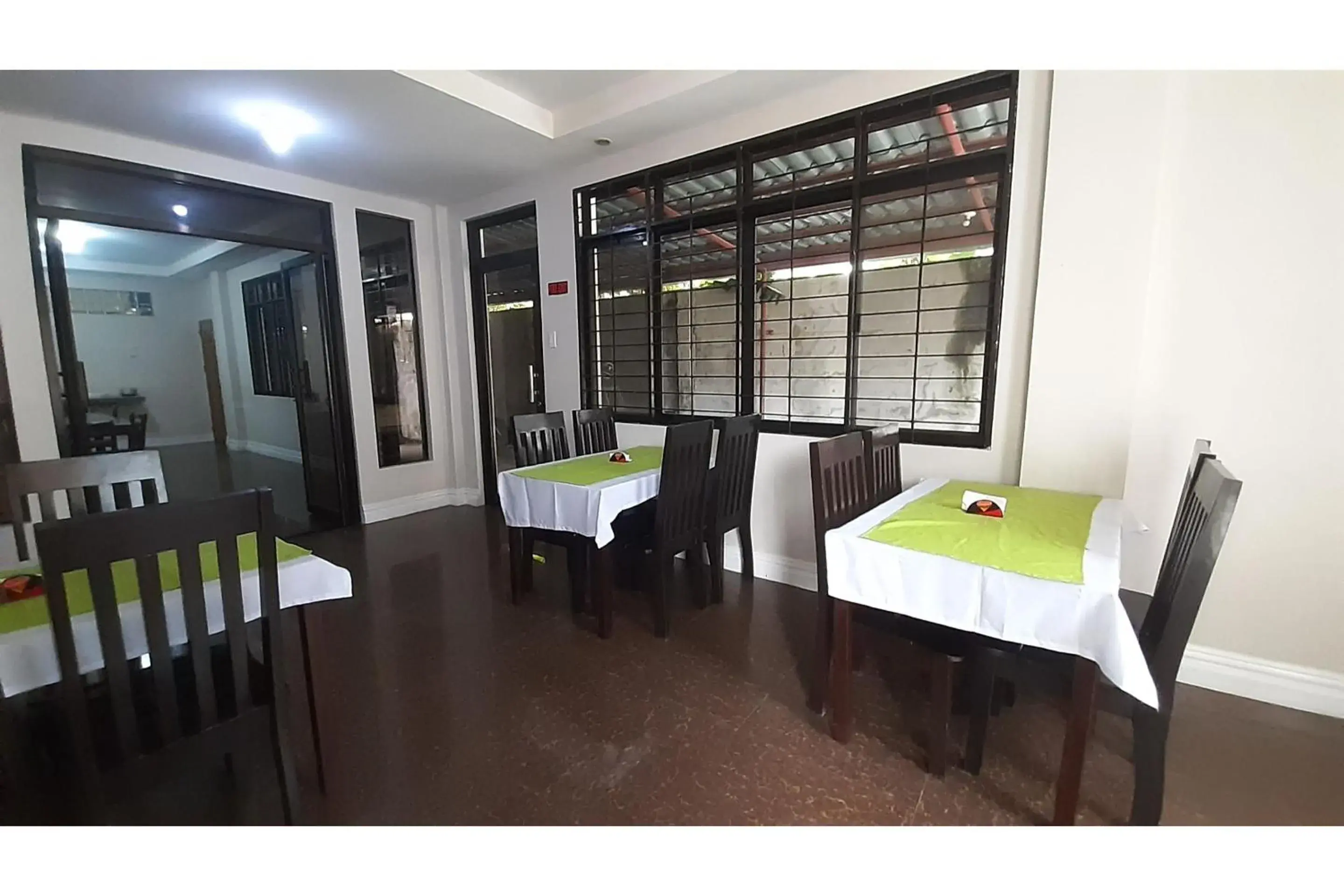 Restaurant/places to eat in Adelaida Pensionne Hotel Restaurant/places to eat in Adelaida Pensionne Hotel