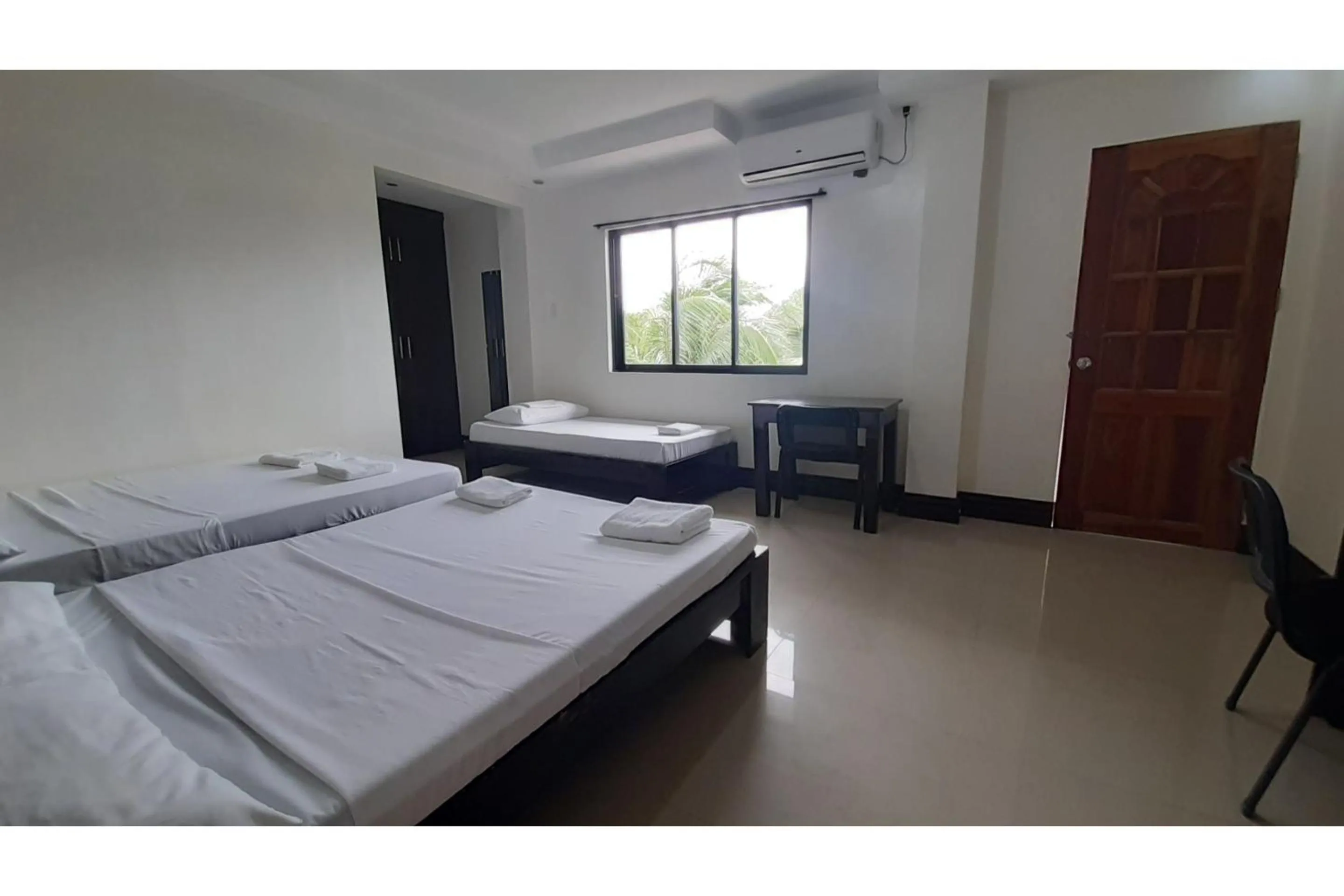 Bedroom, Bed in Adelaida Pensionne Hotel