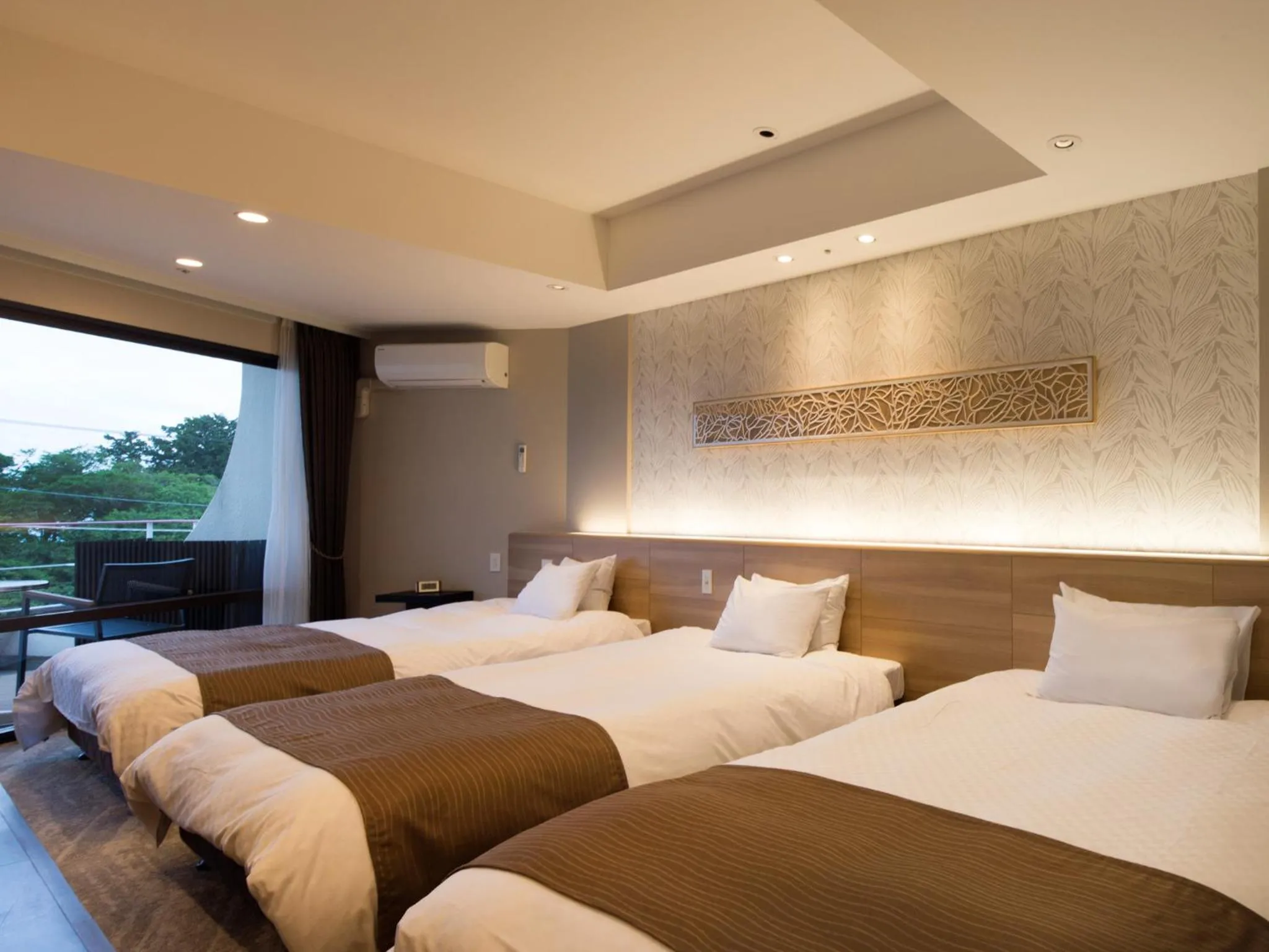 Photo of the whole room, Bed in Izu-Kogen Wan Wan Paradise Hotel & Cottage
