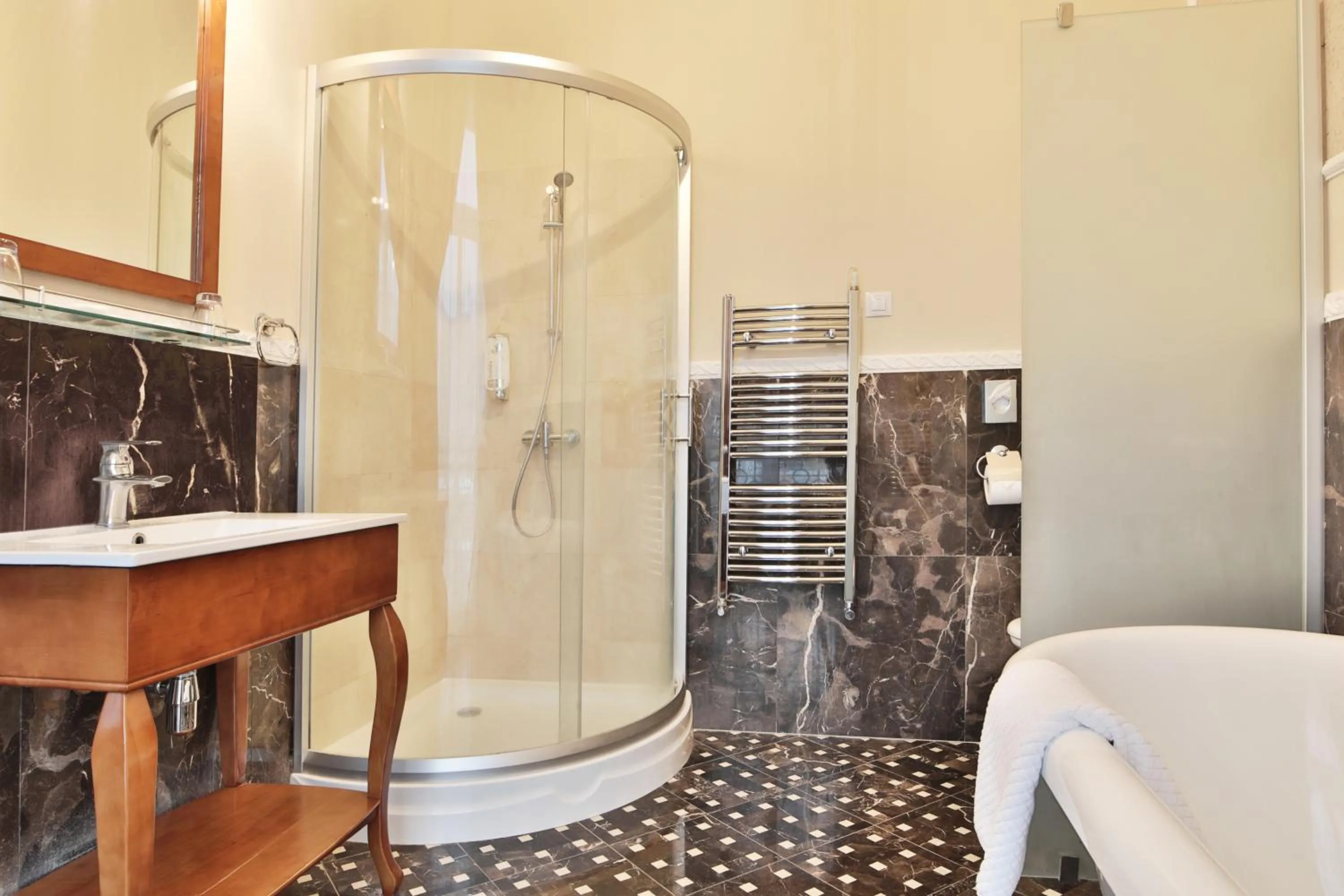 Bathroom in Sun Palace Wellness Hotel