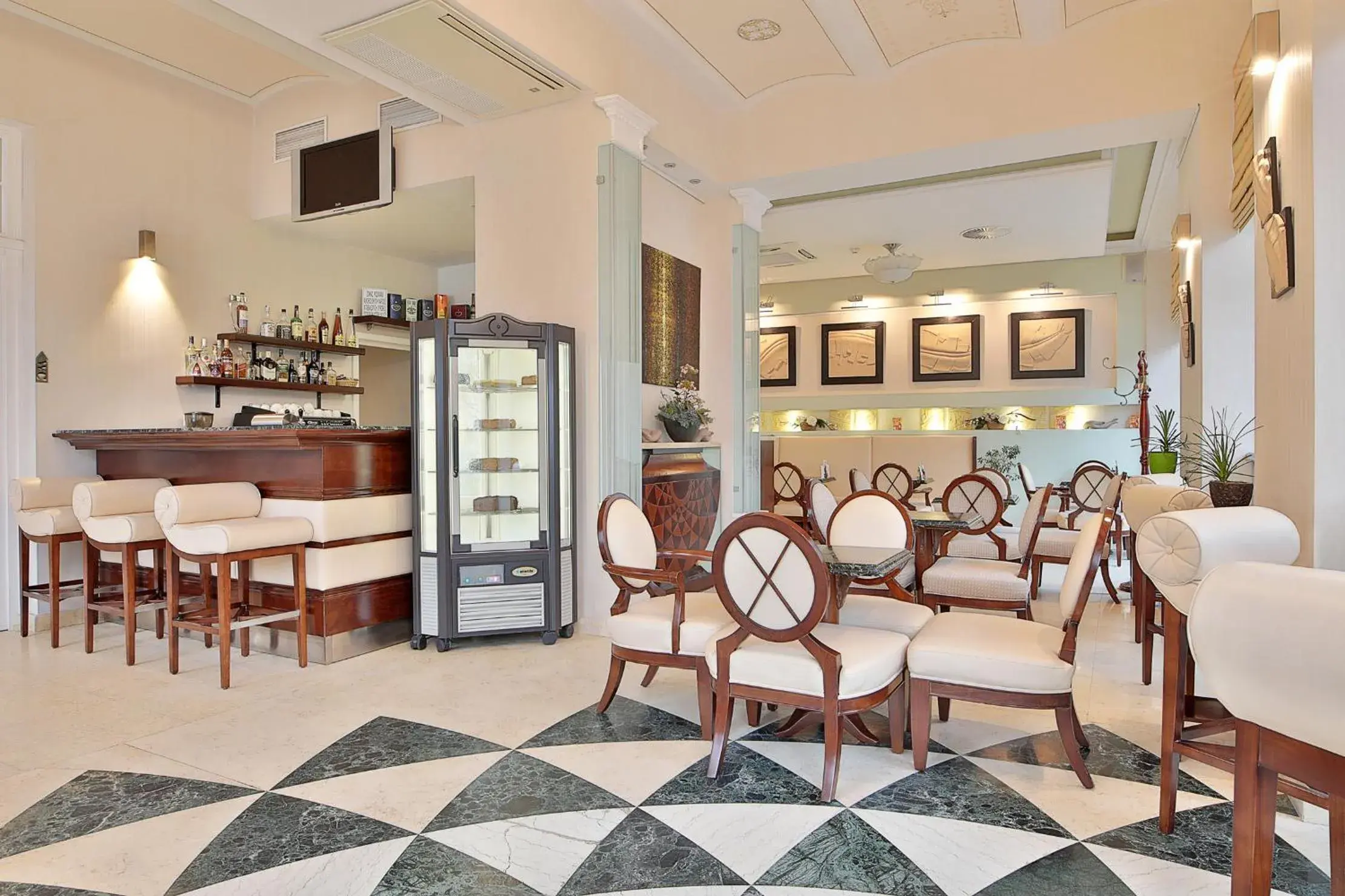 Restaurant/places to eat in Sun Palace Wellness Hotel Restaurant/places to eat in Sun Palace Wellness Hotel