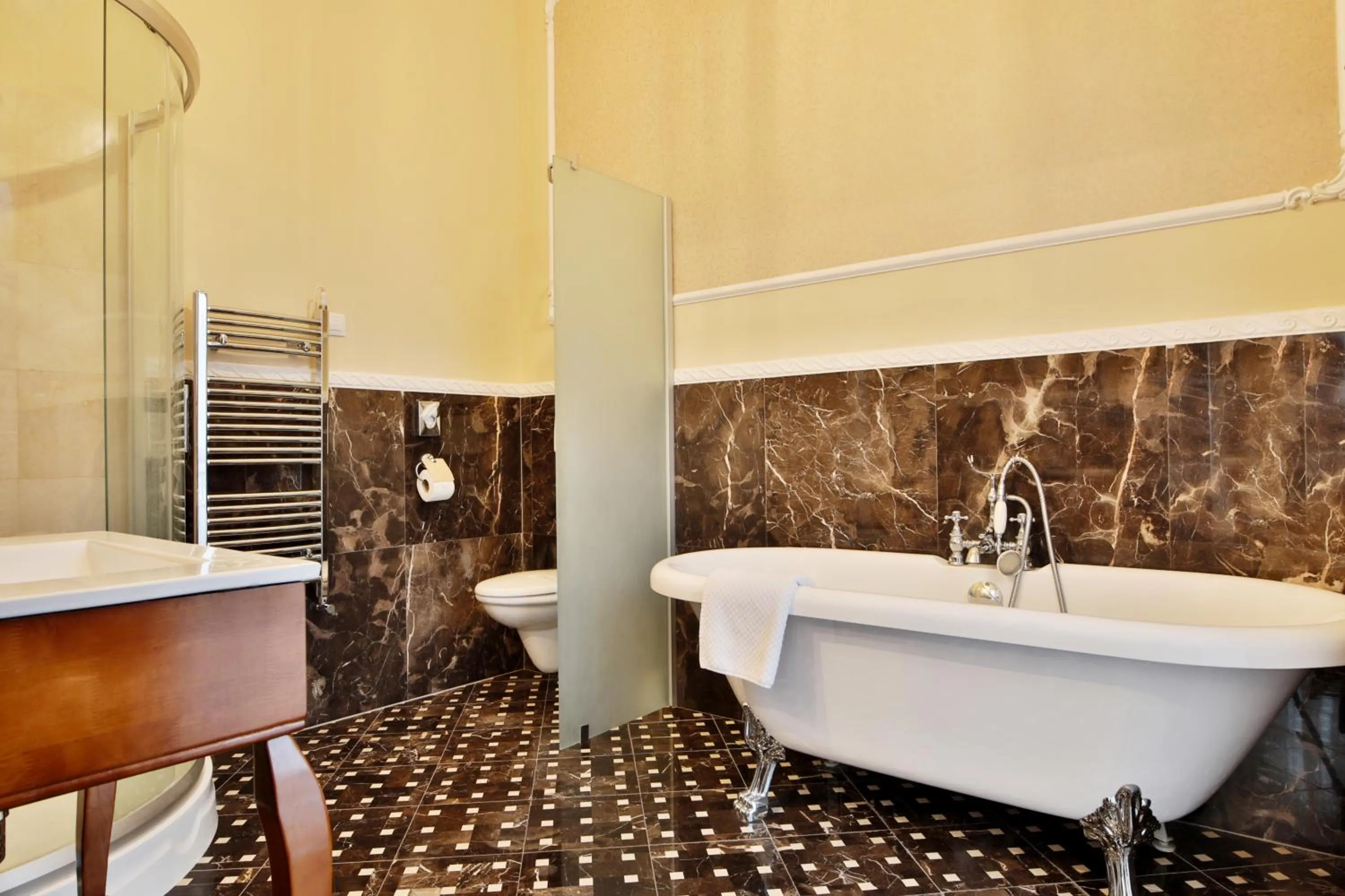 Bathroom in Sun Palace Wellness Hotel