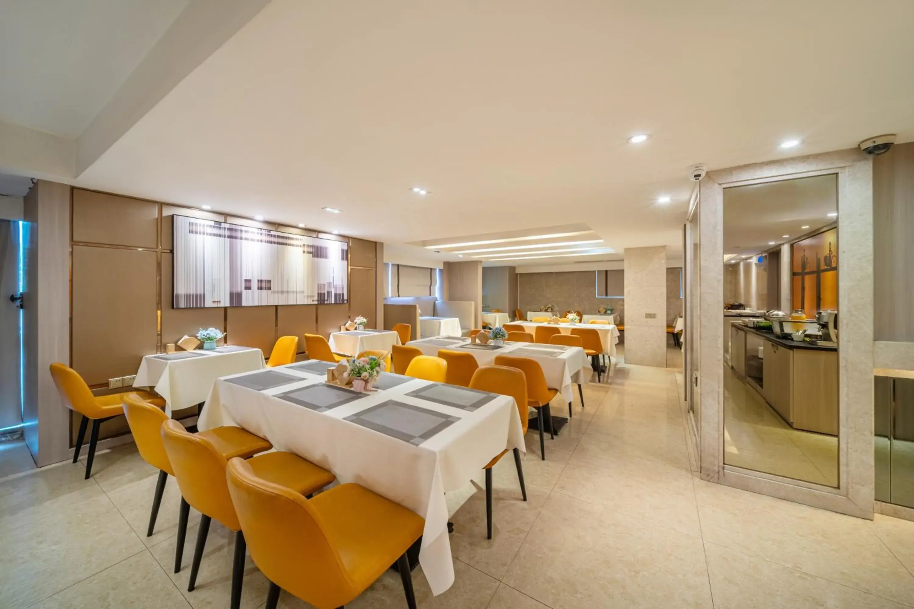 Restaurant/places to eat in Foshan Poltton International Serviced Apartment-Canton fair free shuttle bus Restaurant/places to eat in Foshan Poltton International Serviced Apartment-Canton fair free shuttle bus