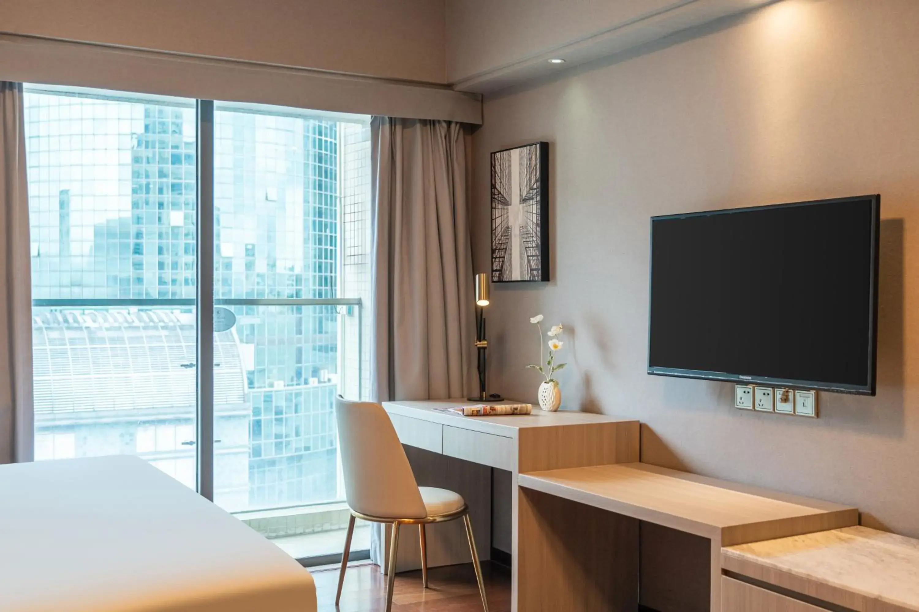 TV and multimedia, Bed in Foshan Poltton International Serviced Apartment-Canton fair free shuttle bus TV and multimedia, Bed in Foshan Poltton International Serviced Apartment-Canton fair free shuttle bus