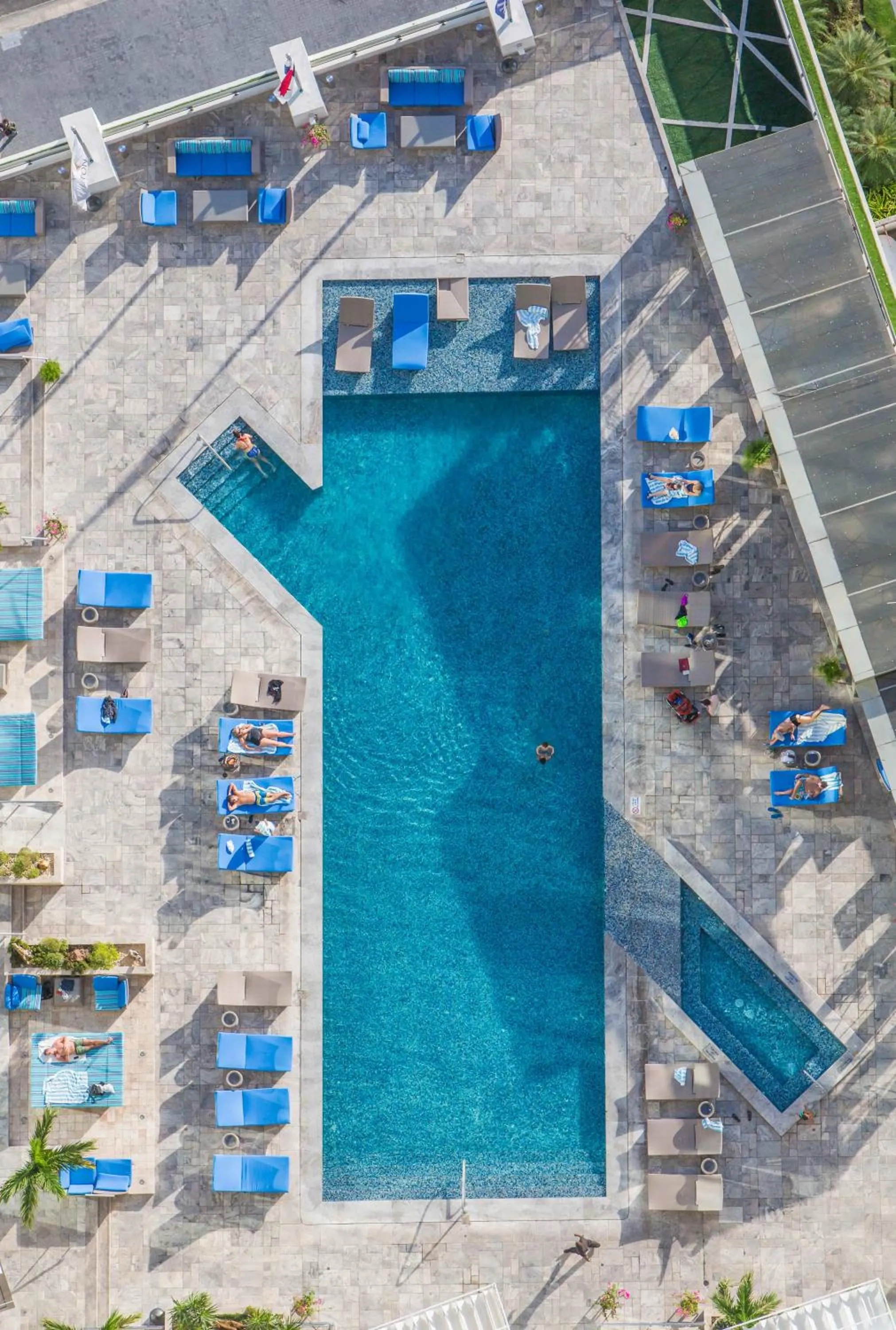 Pool view in Hilton Panama