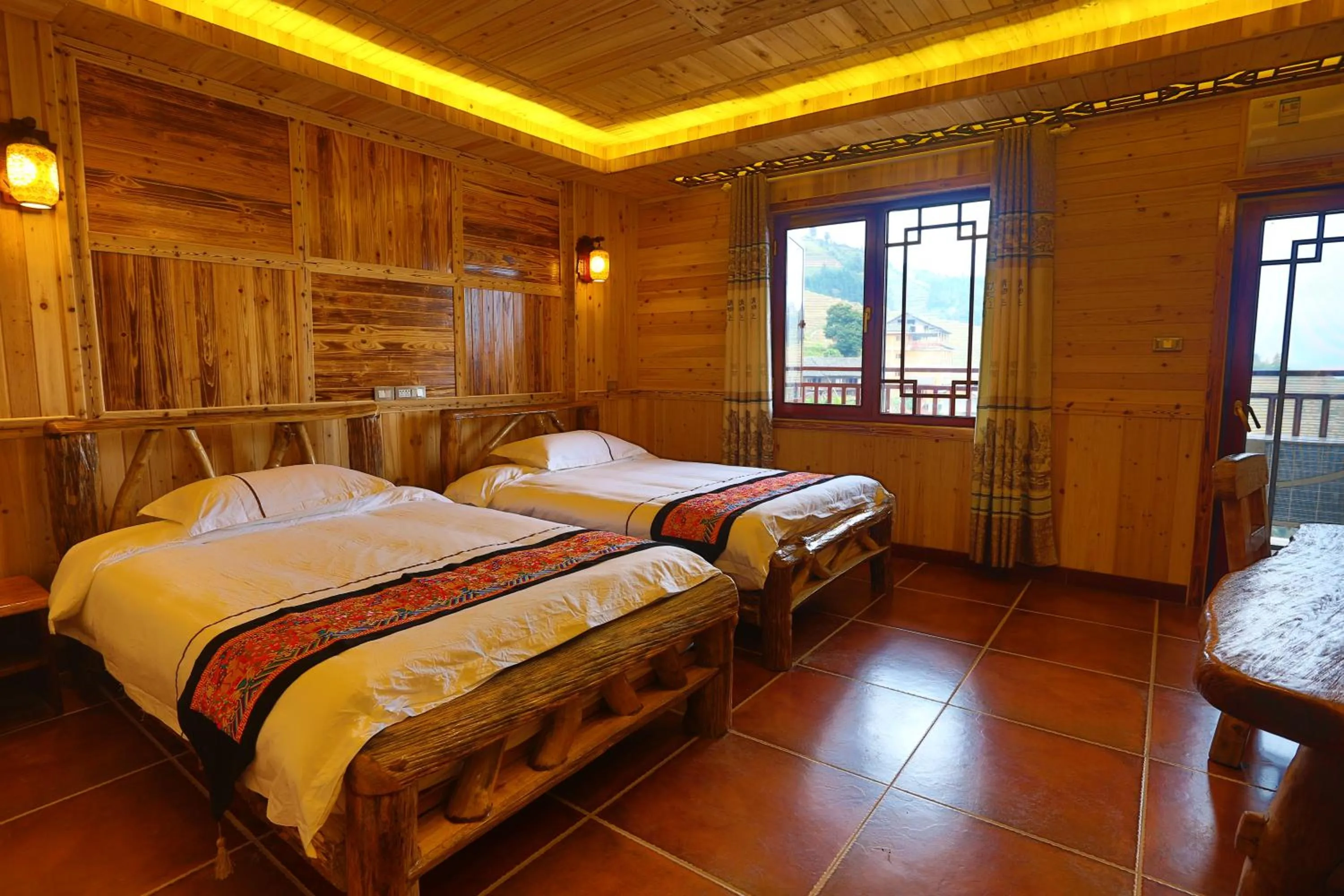 Photo of the whole room, Bed in Longji Holiday Hotel
