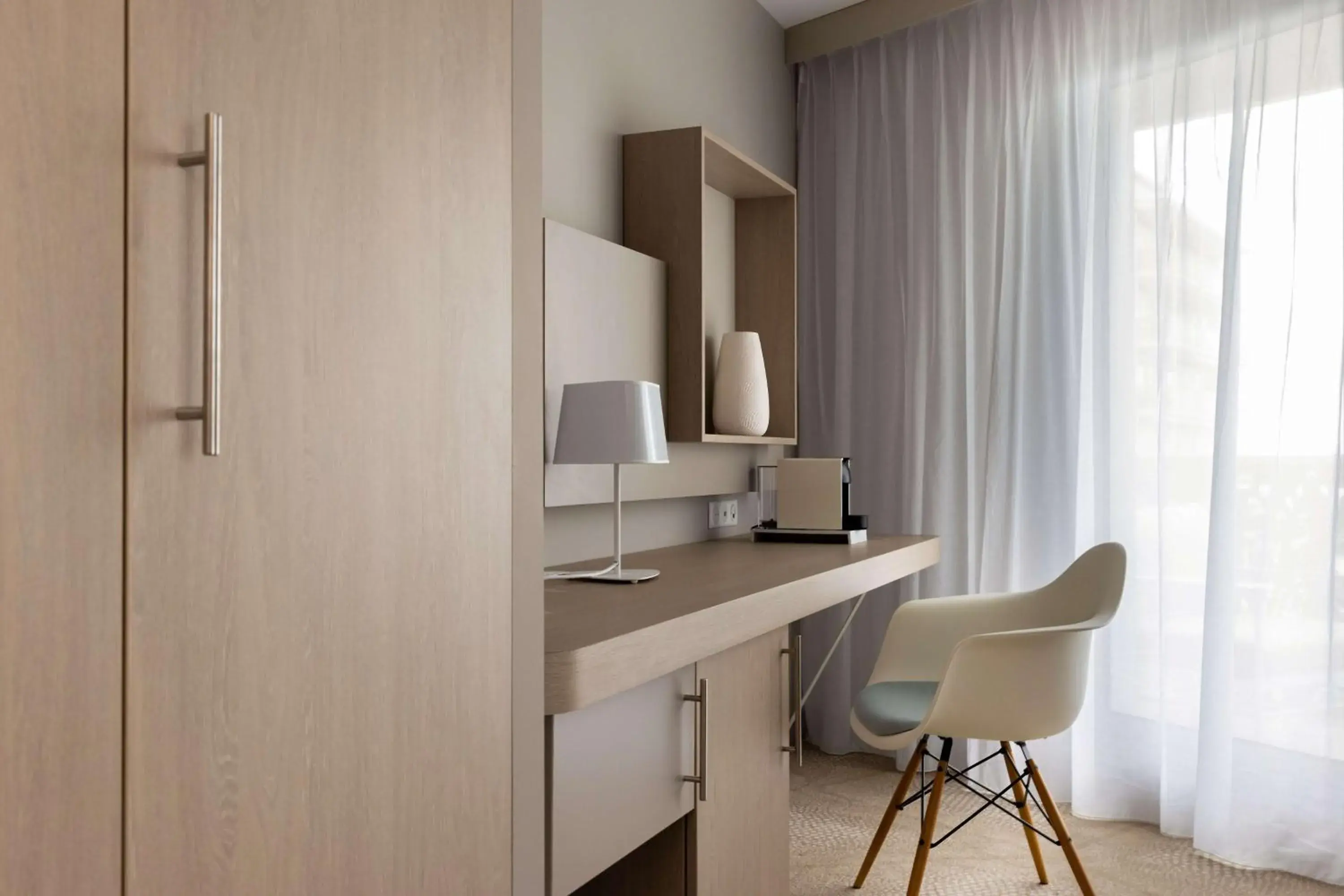 King Room with Sofa Bed and Balcony - Partial Sea View in Hilton Garden Inn Le Havre Centre King Room with Sofa Bed and Balcony - Partial Sea View in Hilton Garden Inn Le Havre Centre