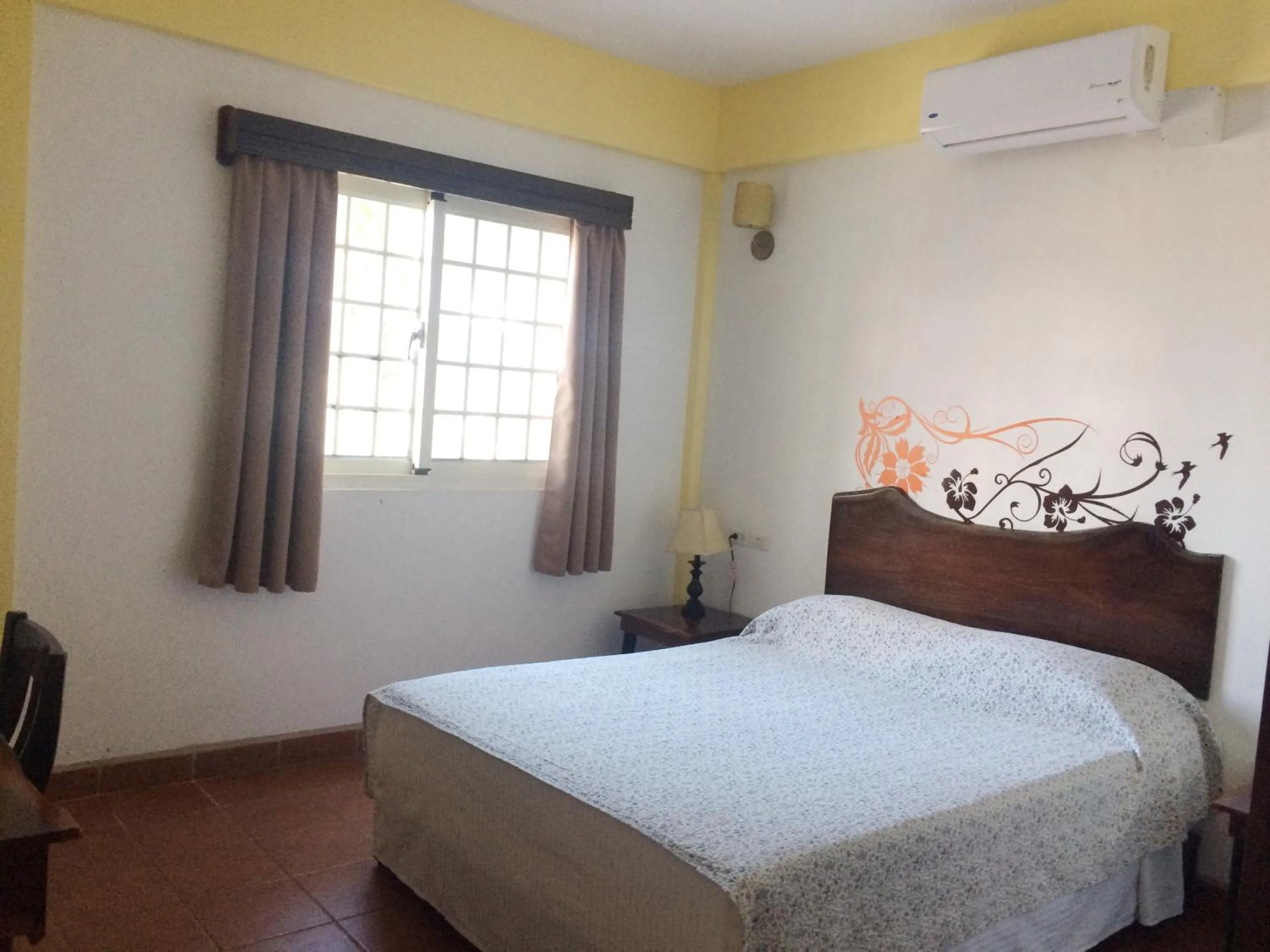 Bed in Easy Inn Hotel