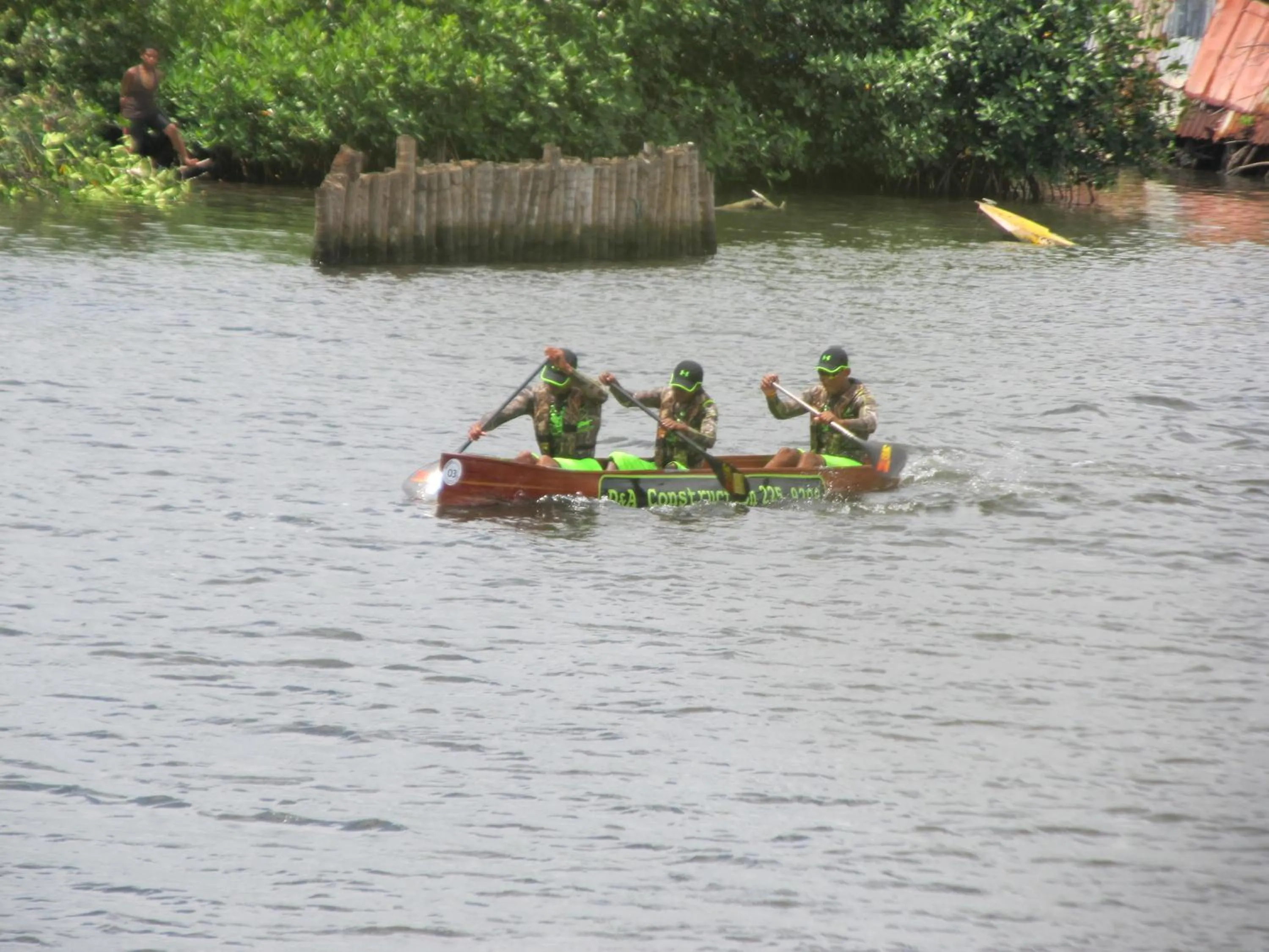 Canoeing in Easy Inn Hotel
