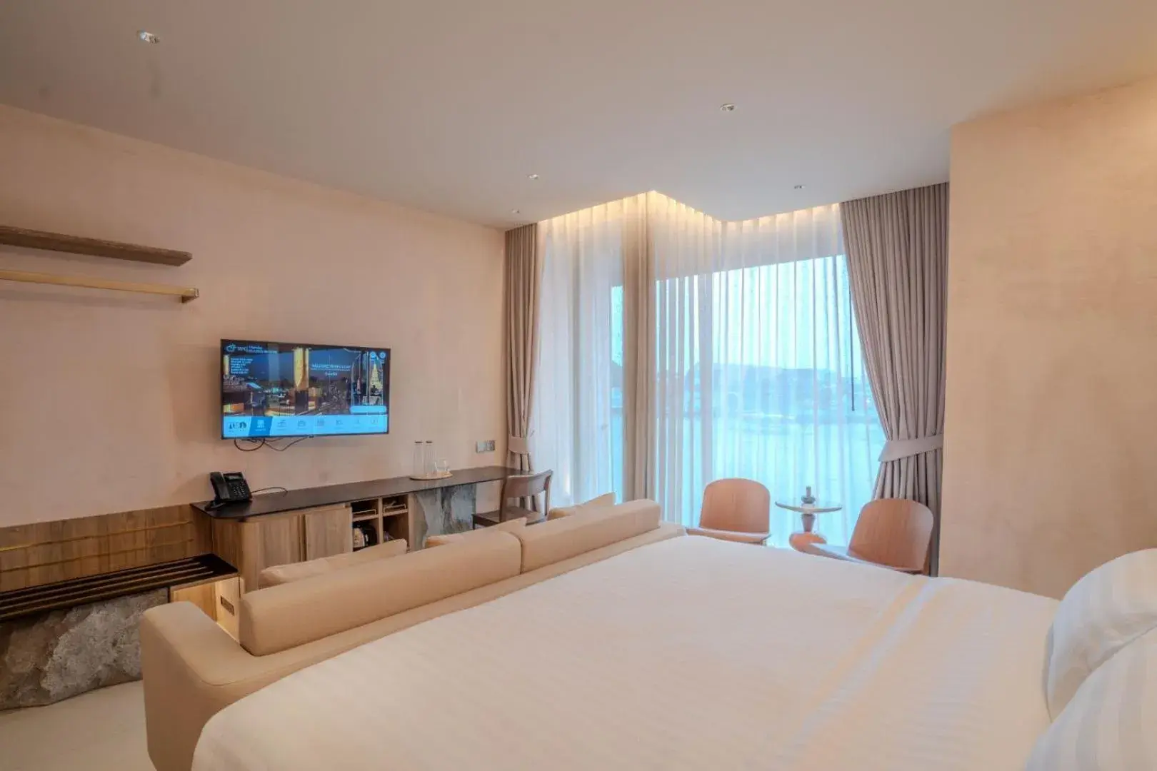 King Room with Balcony in Inn a day King Room with Balcony in Inn a day