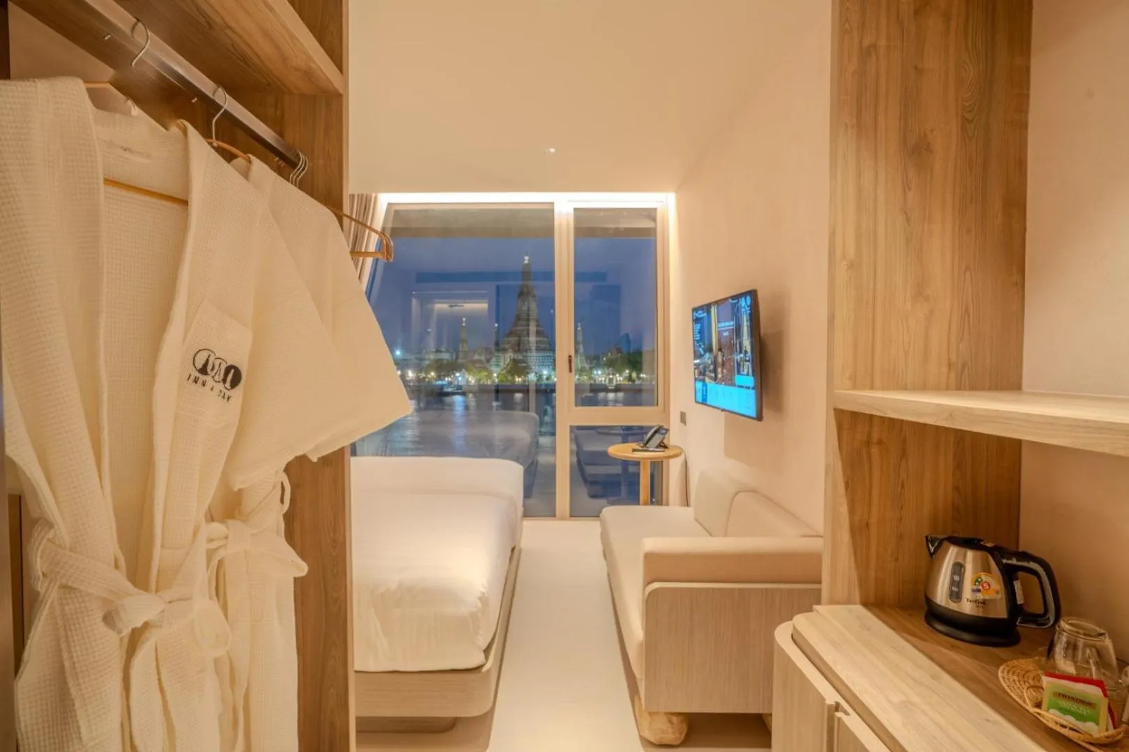 TV and multimedia, Bed in Inn a day