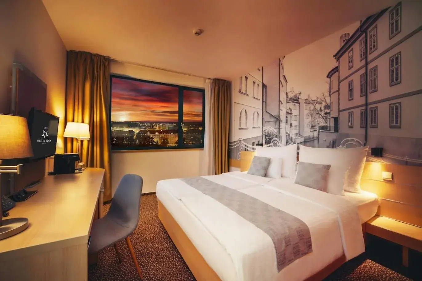 Living room, Bed in Iris Hotel Eden - Czech Leading Hotels Living room, Bed in Iris Hotel Eden - Czech Leading Hotels