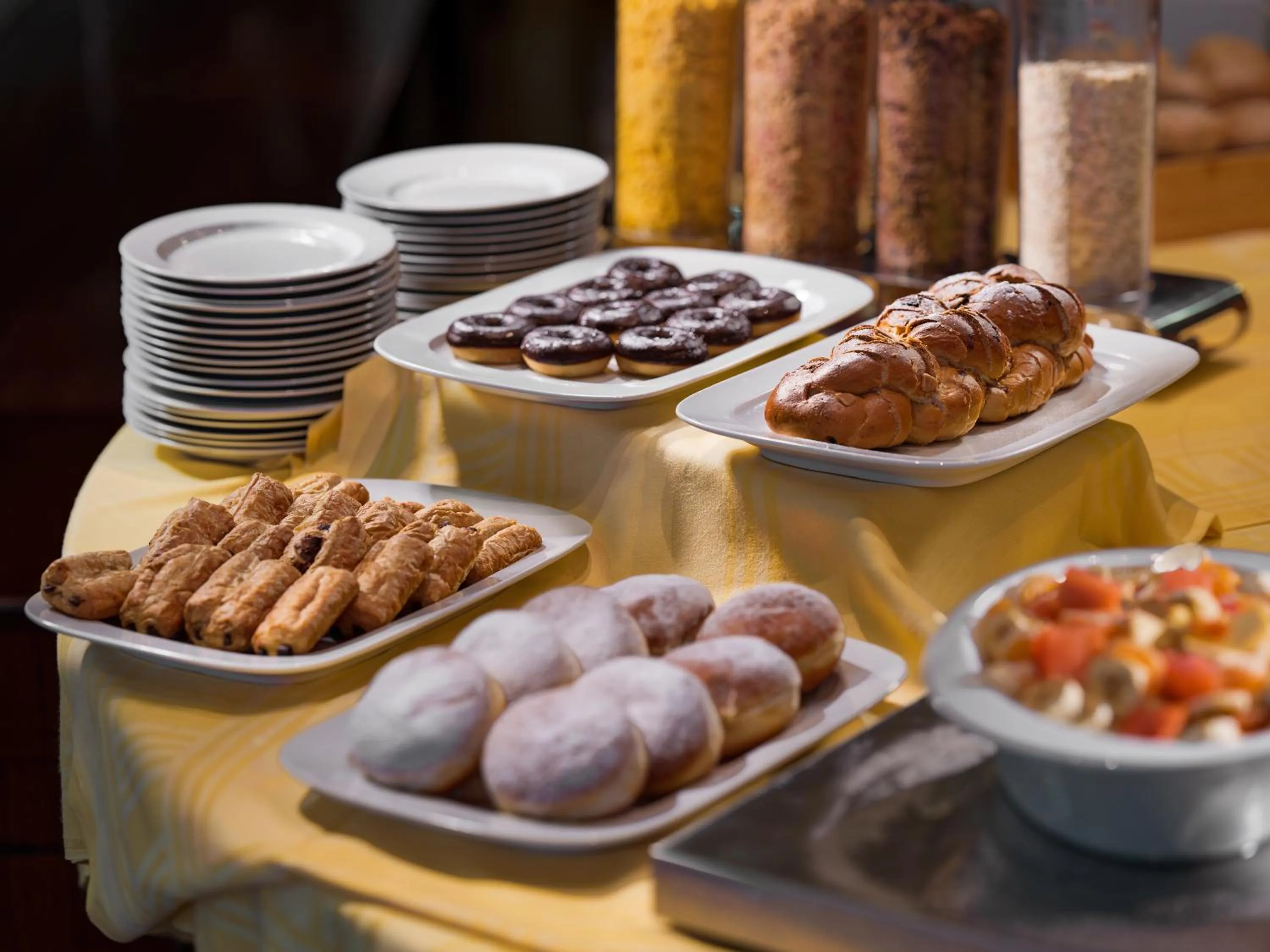 Breakfast in Hotel Cernigov