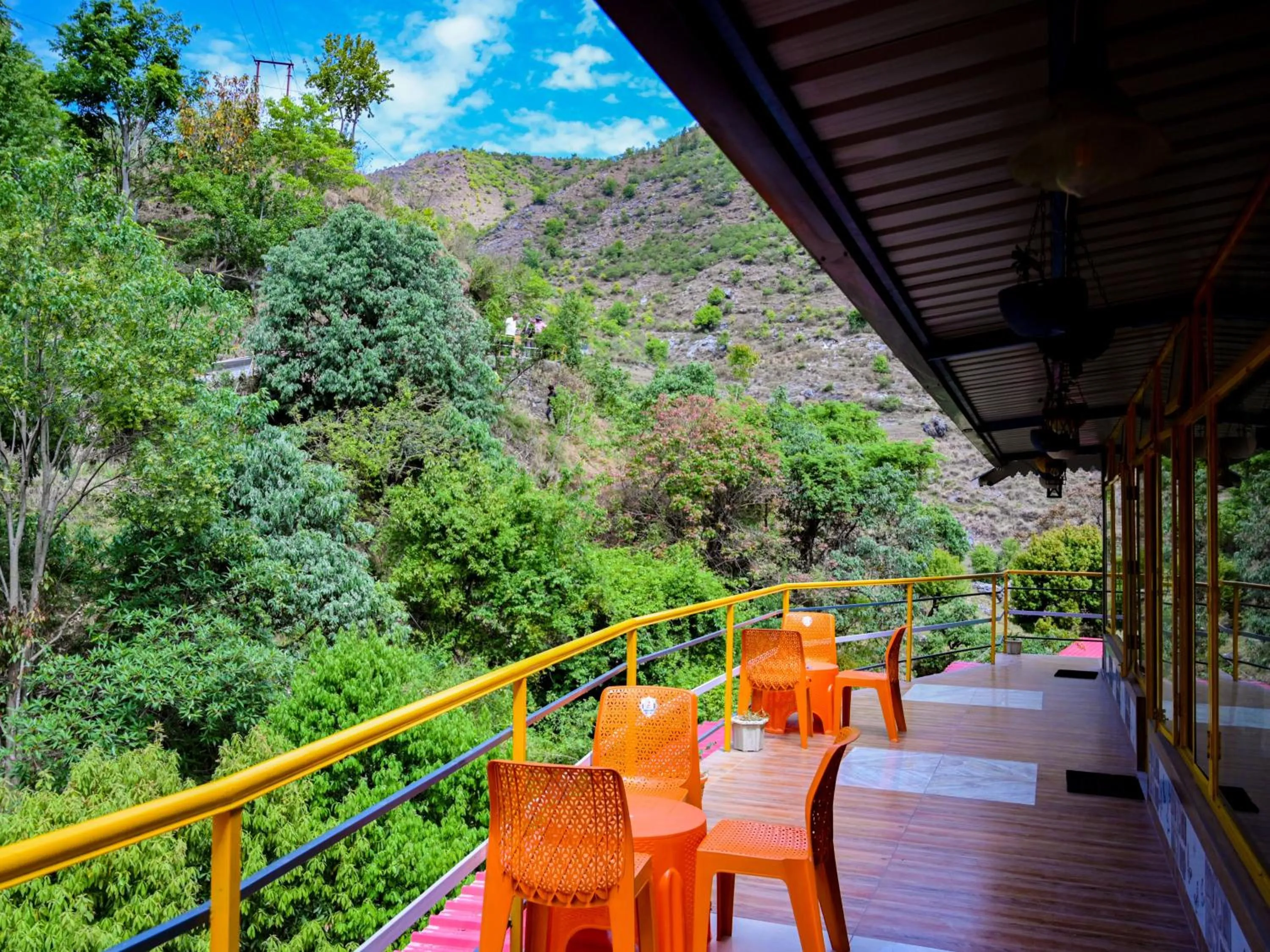 Balcony/Terrace in The Hosteller Mussoorie By the Streamside, Kempty
