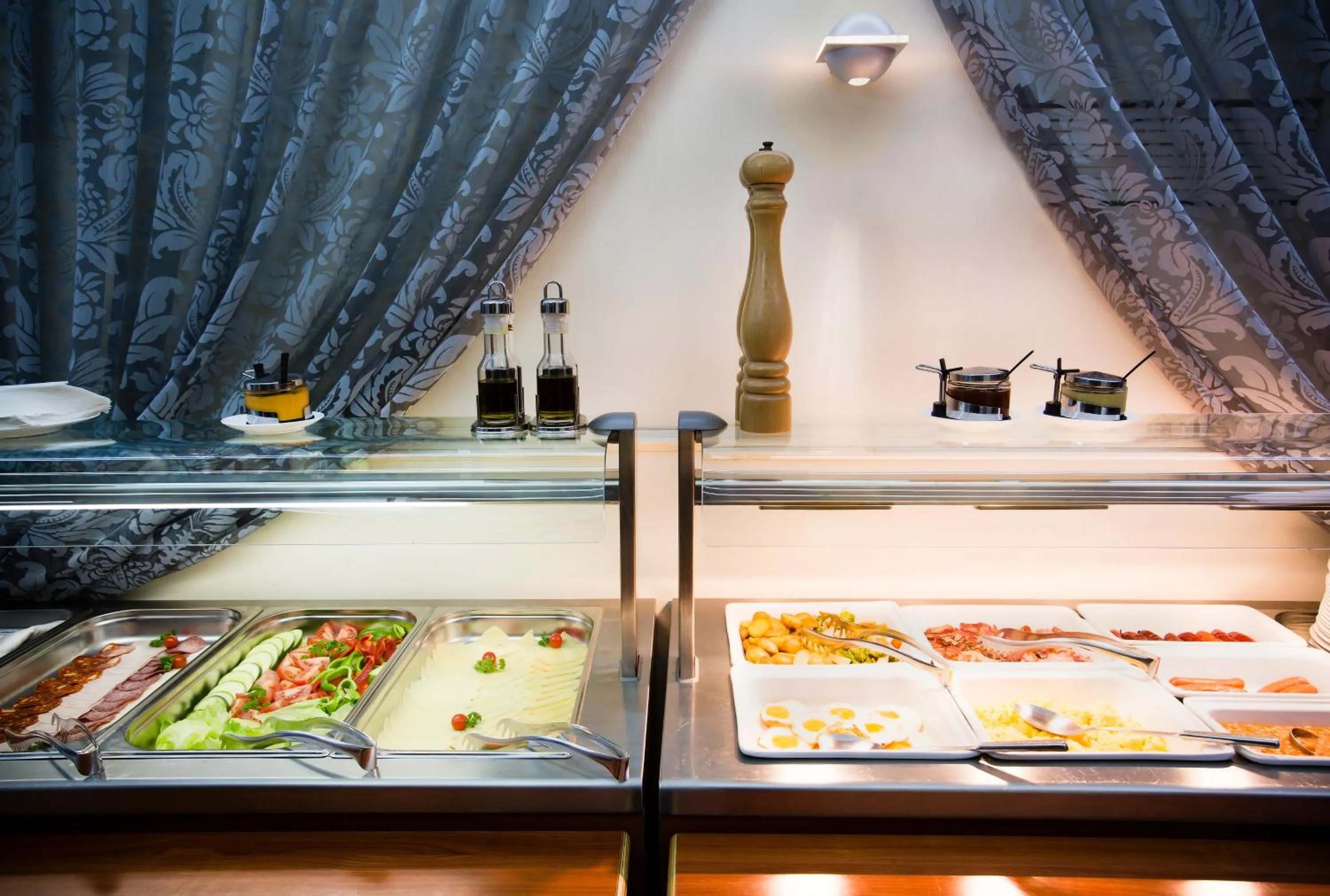 Breakfast in Luxury Family Hotel Royal Palace