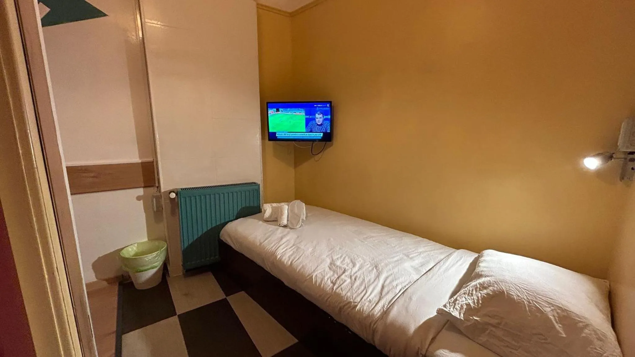 Bed in Central Accommodation budget by HR