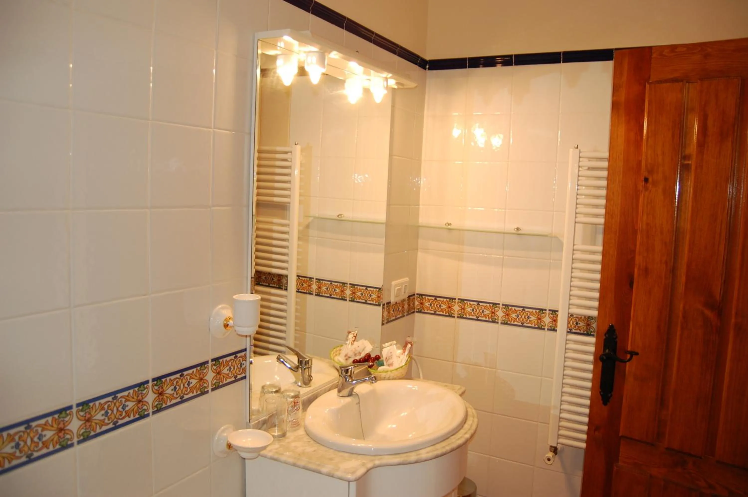 Bathroom in Hotel El Cortijo de Daimiel