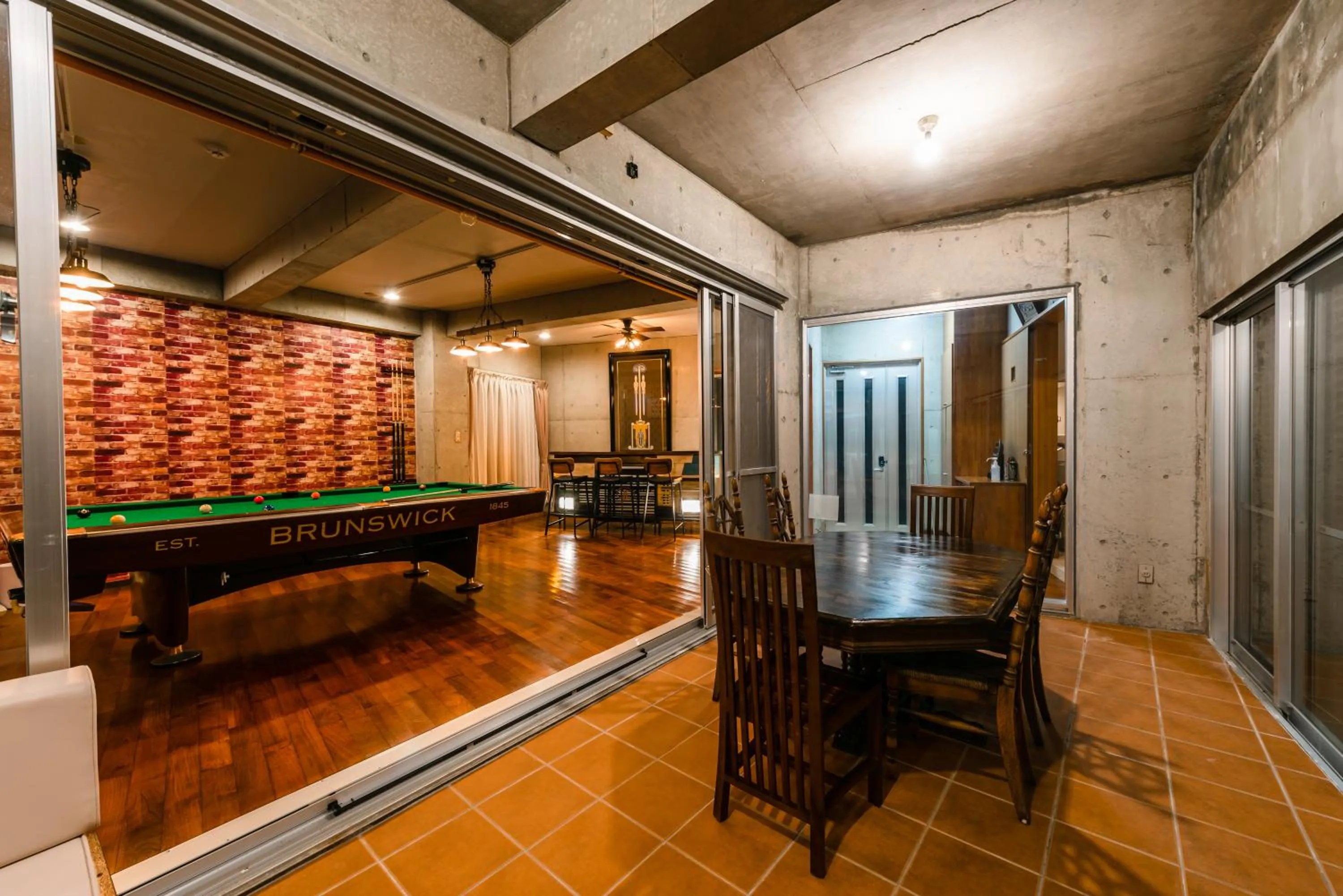 Billiard in Pine House in Ginoza