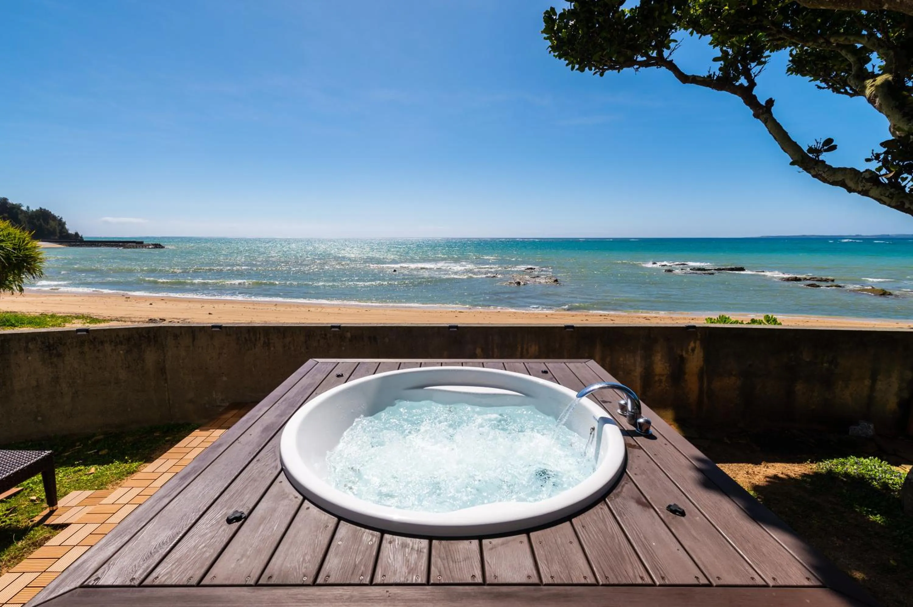 Area and facilities in Pine House in Ginoza