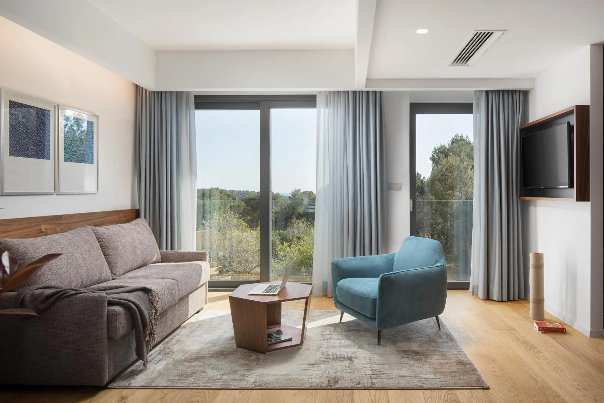 TV and multimedia in Hotel Milan